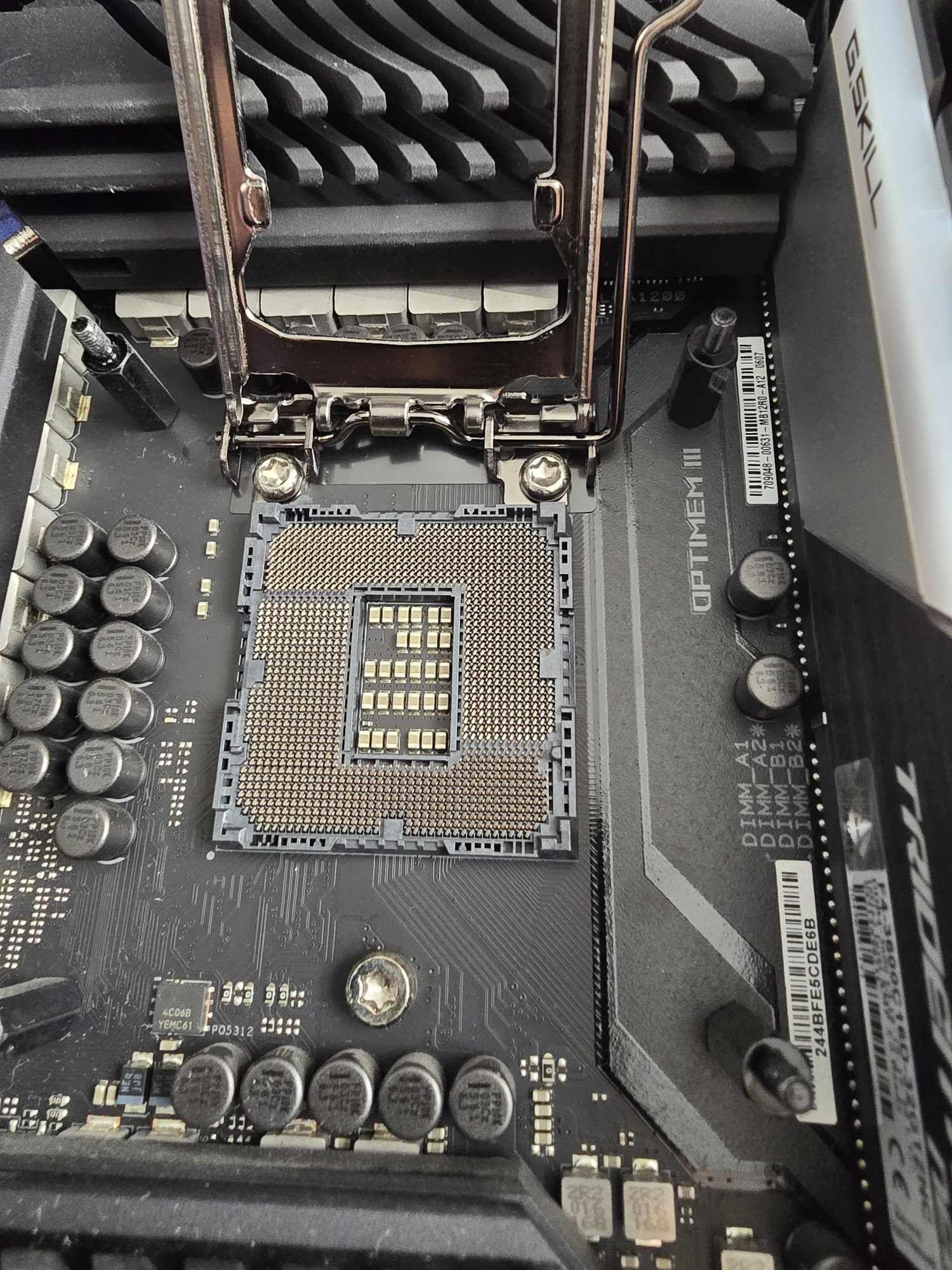 Asus ROG Maximus XII Hero (Wi-Fi) Z490 LGA 1200 ATX Motherboard Intel