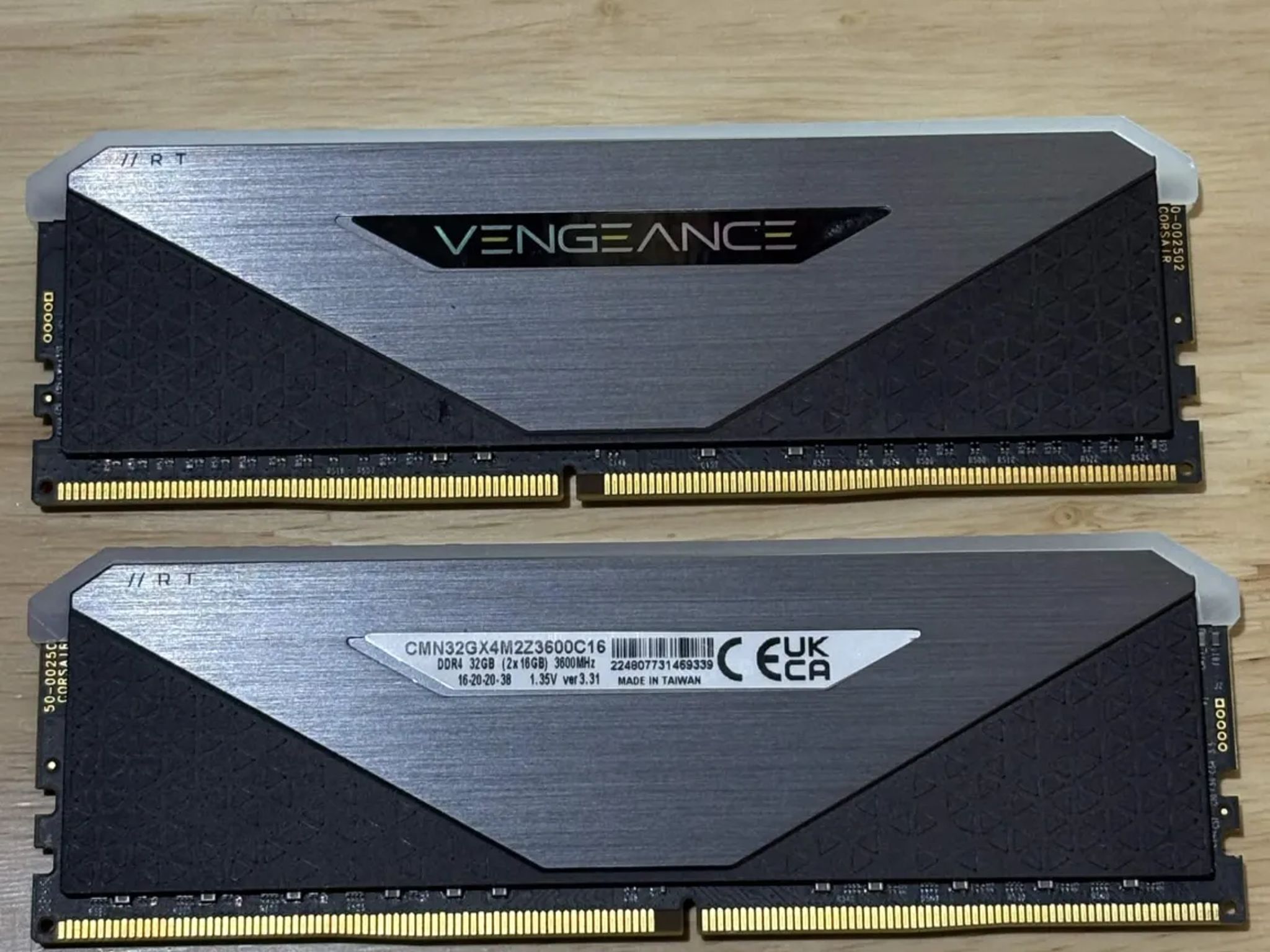 Corsair Vengeance RT 2x16GB 3600MHZ (NM)