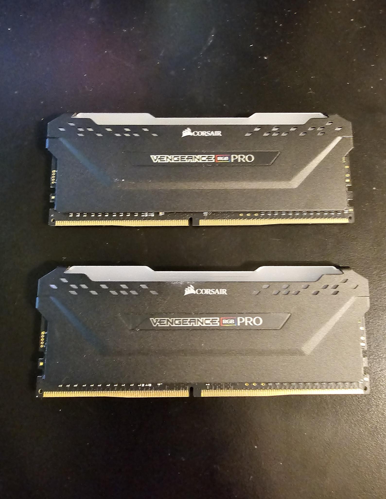 Corsair Vengeance RGB Pro 16GB (2 X 8GB) 3000MHz DDR4