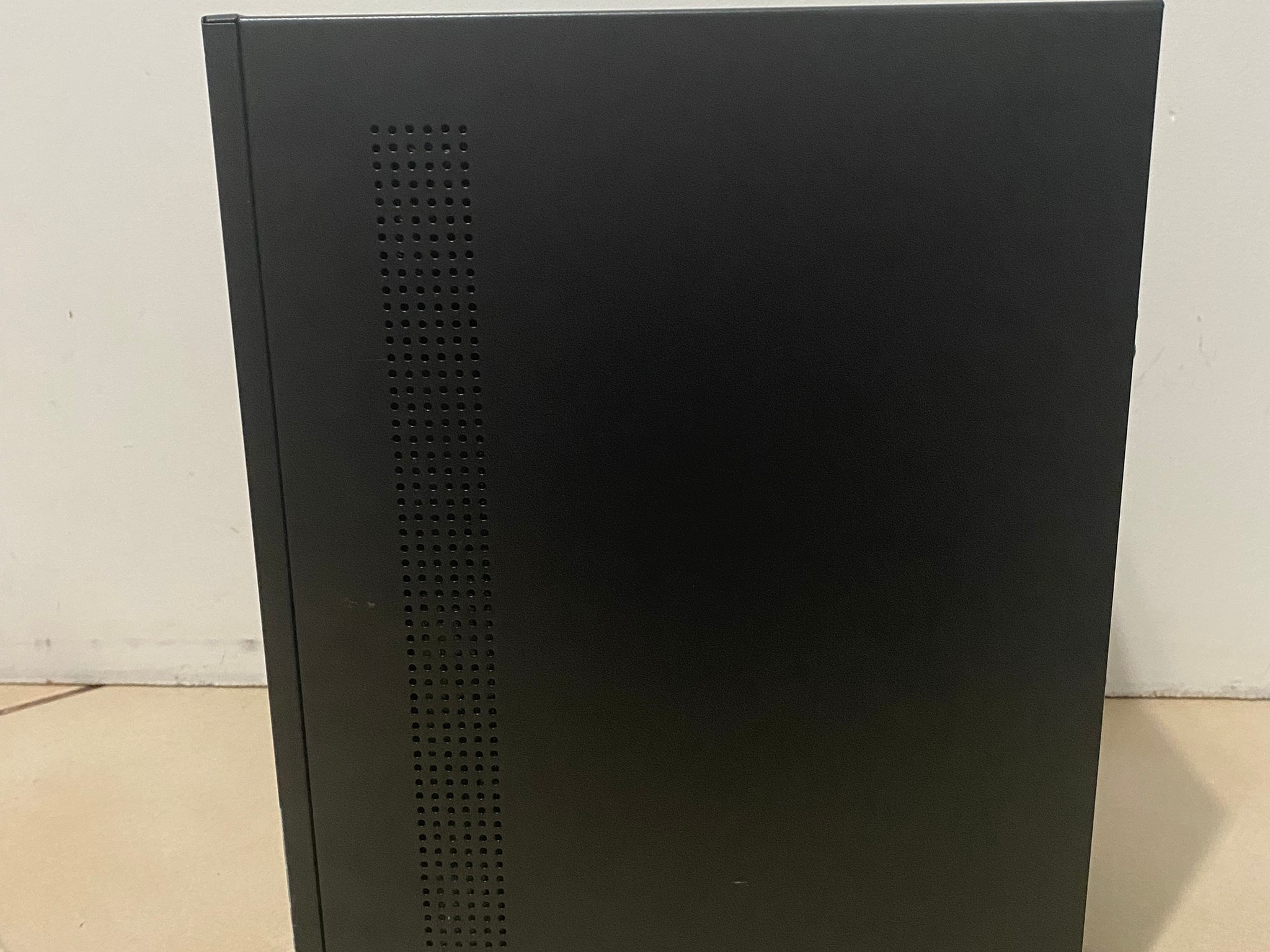 Gaming PC - GTX 650 Ti, I5 4570, 16GB DDR3, WIFI, BLACK, 128GB SSD, 500GB HDD, Windows 10, Game RDY.