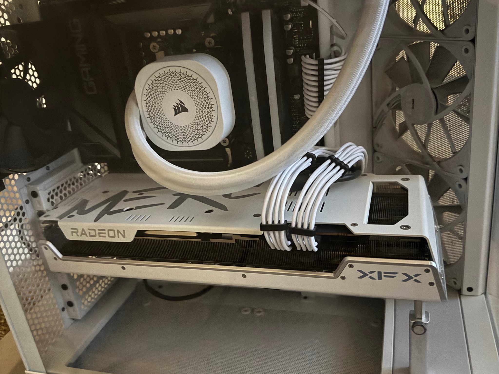 4K GAMING RIG XFX 7900XT Ryzen 7 9700X
