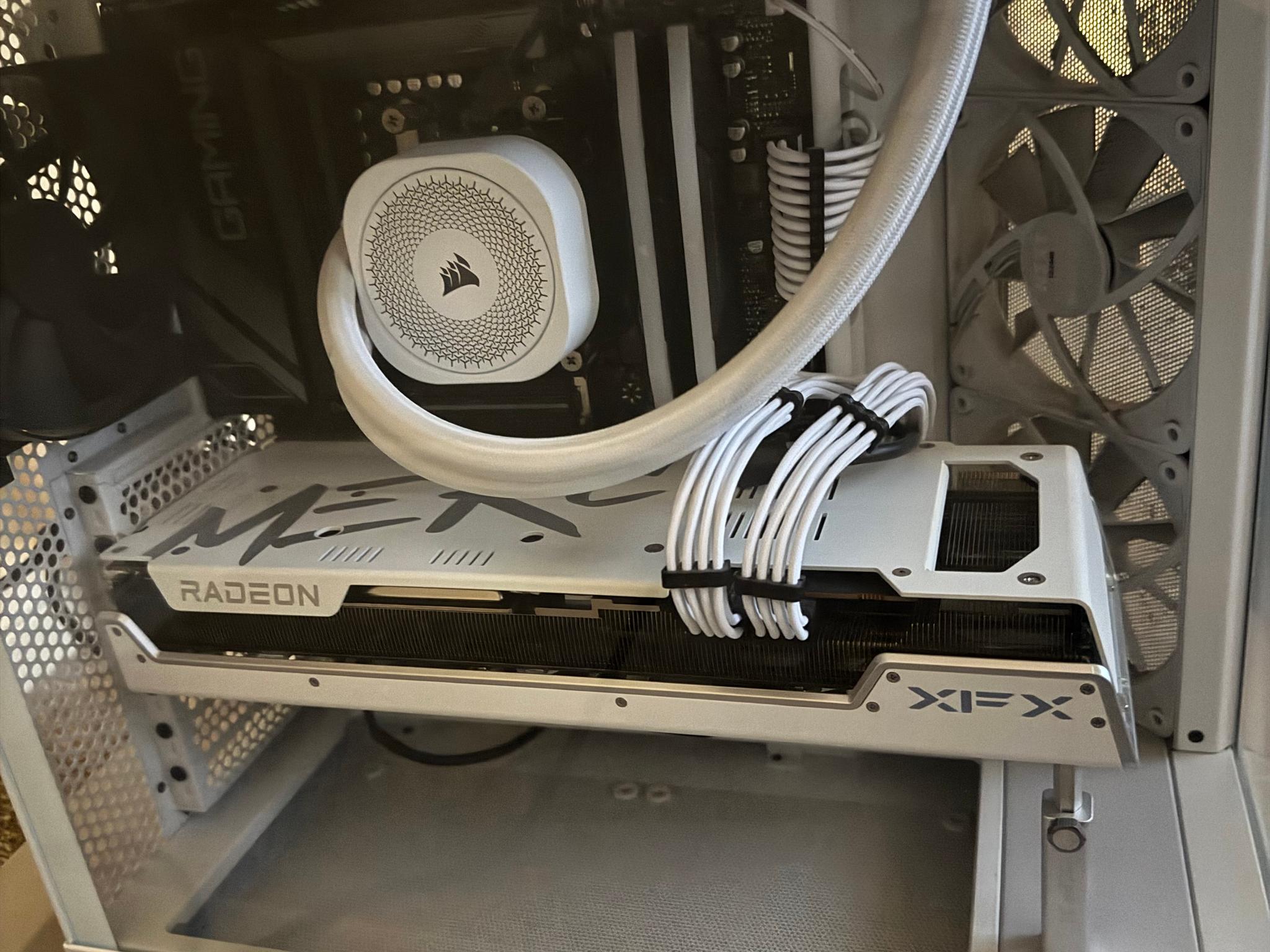 4K GAMING RIG XFX 7900XT Ryzen 7 9700X