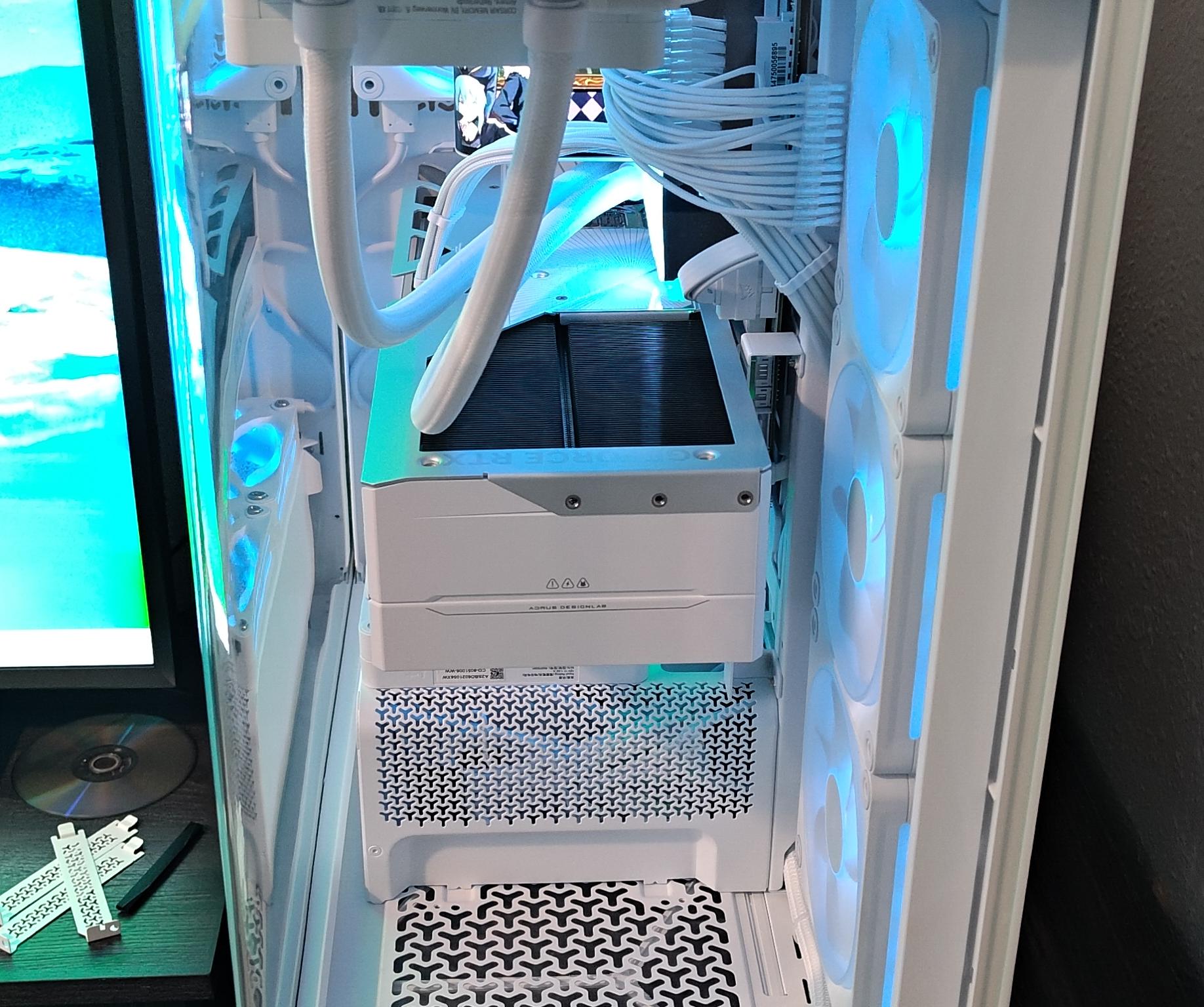 Maxedout Whiteout PC Build