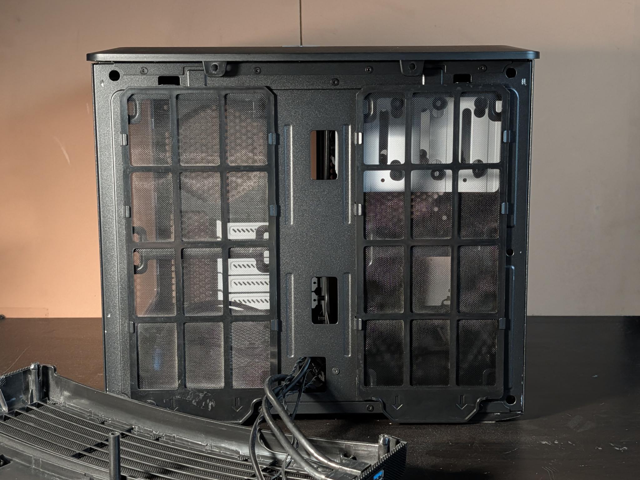 Fractal Design Node 804 (Black - Acrylic) - Image 5