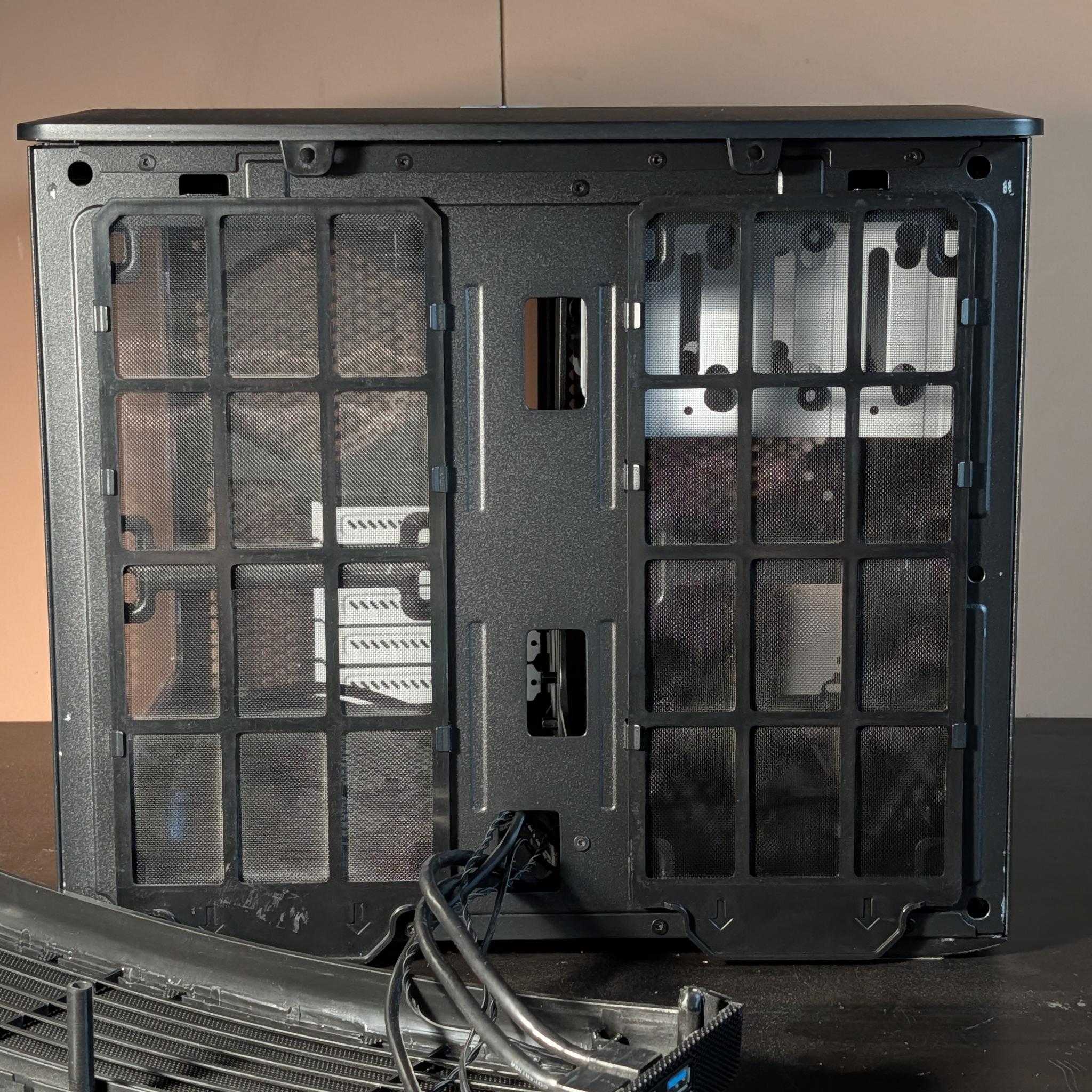 Fractal Design Node 804 Black Aluminum Micro ATX Cube Computer Case 8 Drives