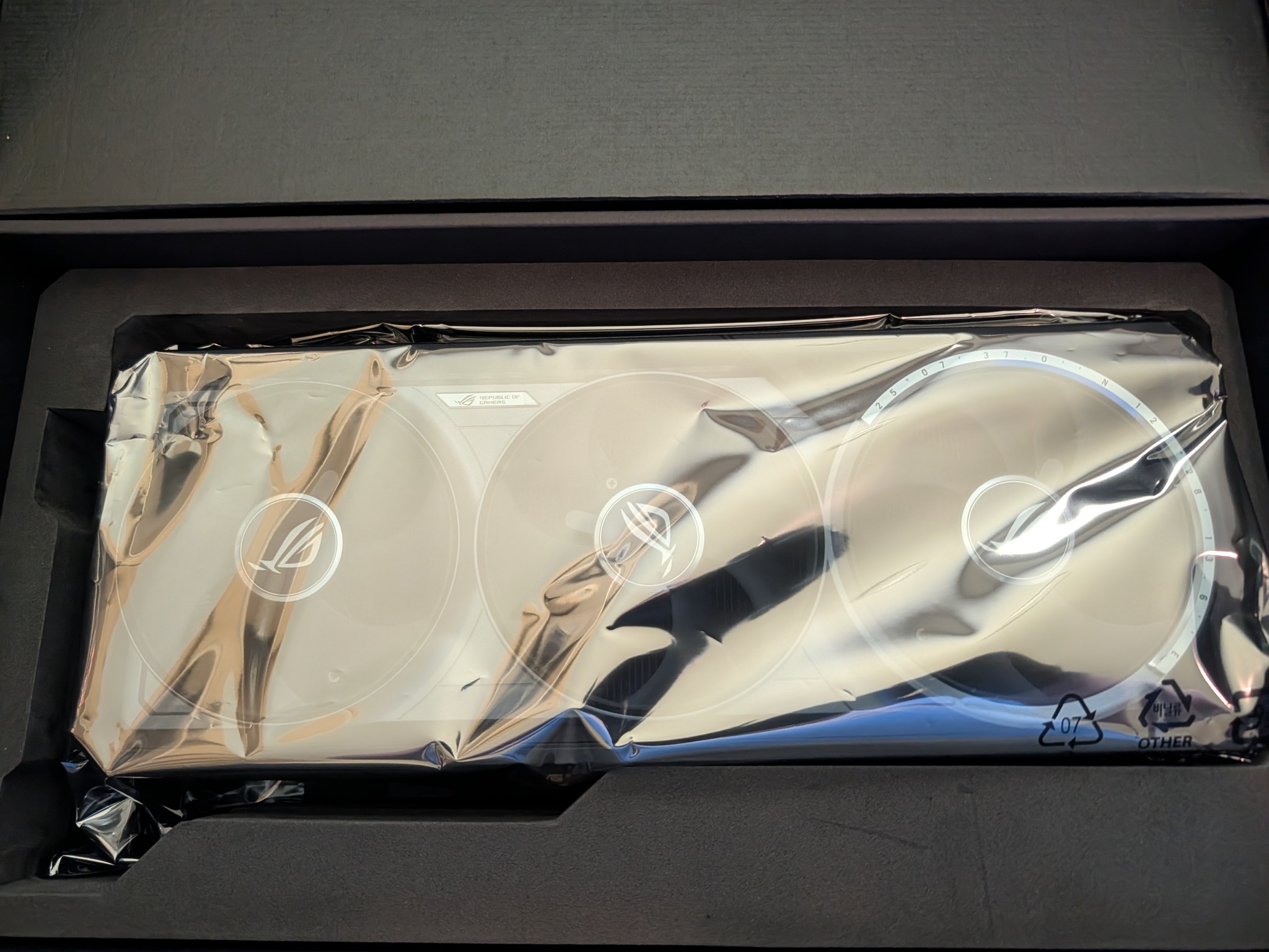 ASUS ROG Astral RTX 5090 OC Edition 32GB GDDR7 - LIKE NEW PRESTINE CONDITION