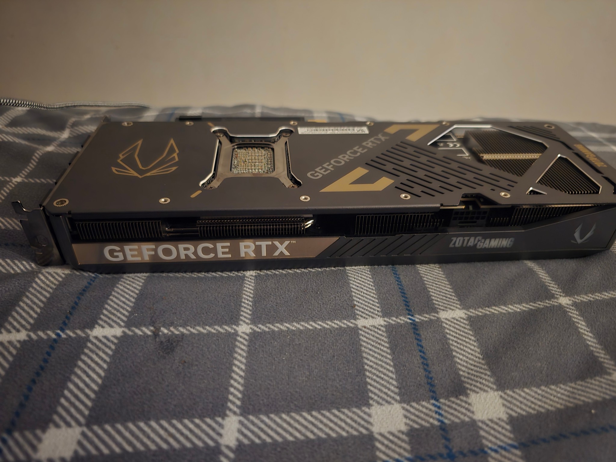 ZOTAC GAMING GeForce RTX 5070 Ti SOLID OC