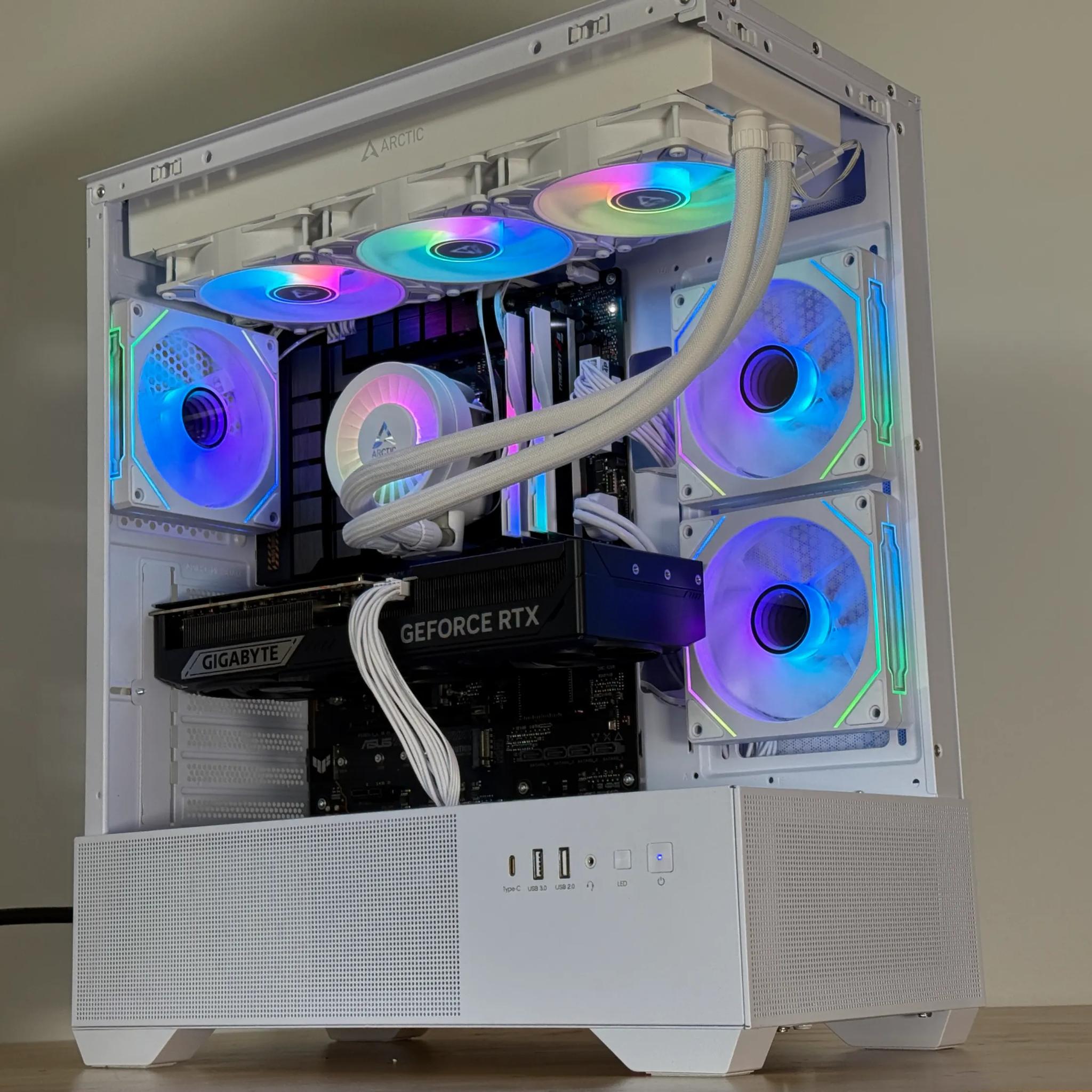RTX 5070TI ryzen 7 7700x Gaming PC