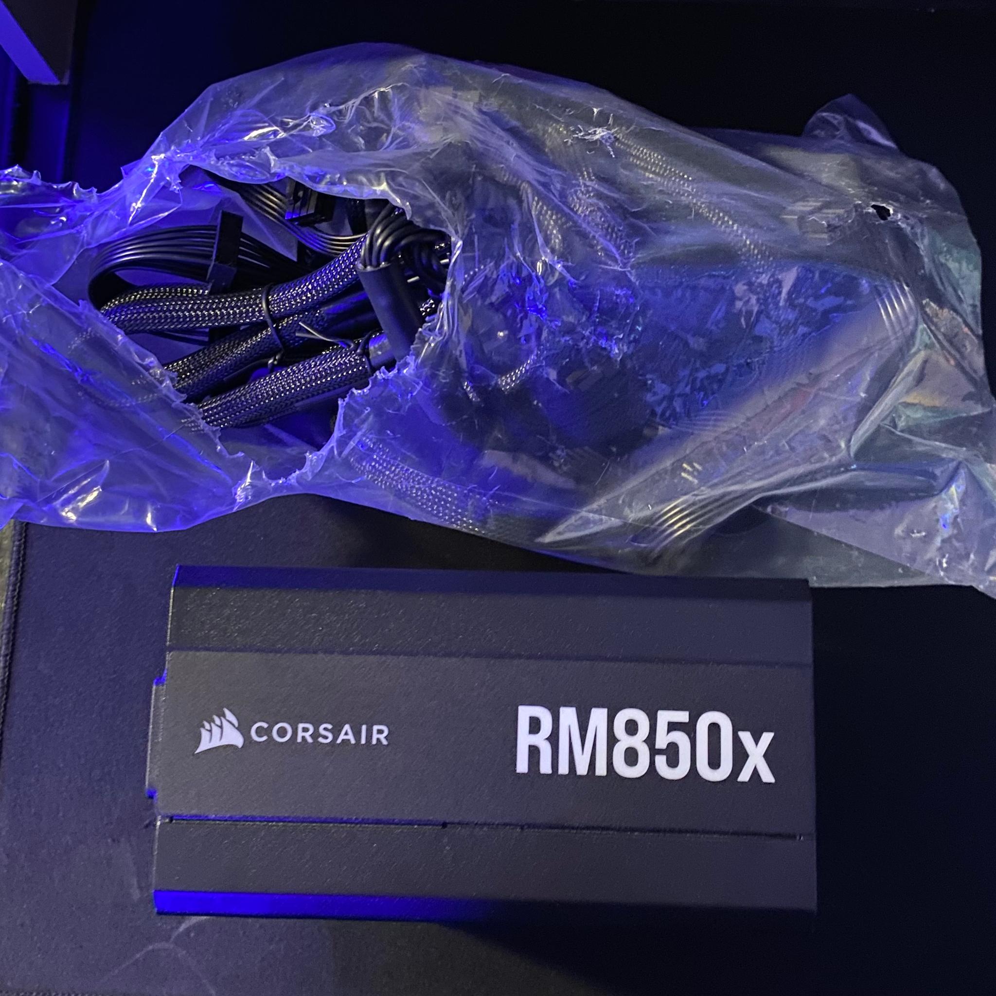Corsair RMx Series™ RM850x / 850 Watt 80 PLUS Gold Fully Modular ATX PSU