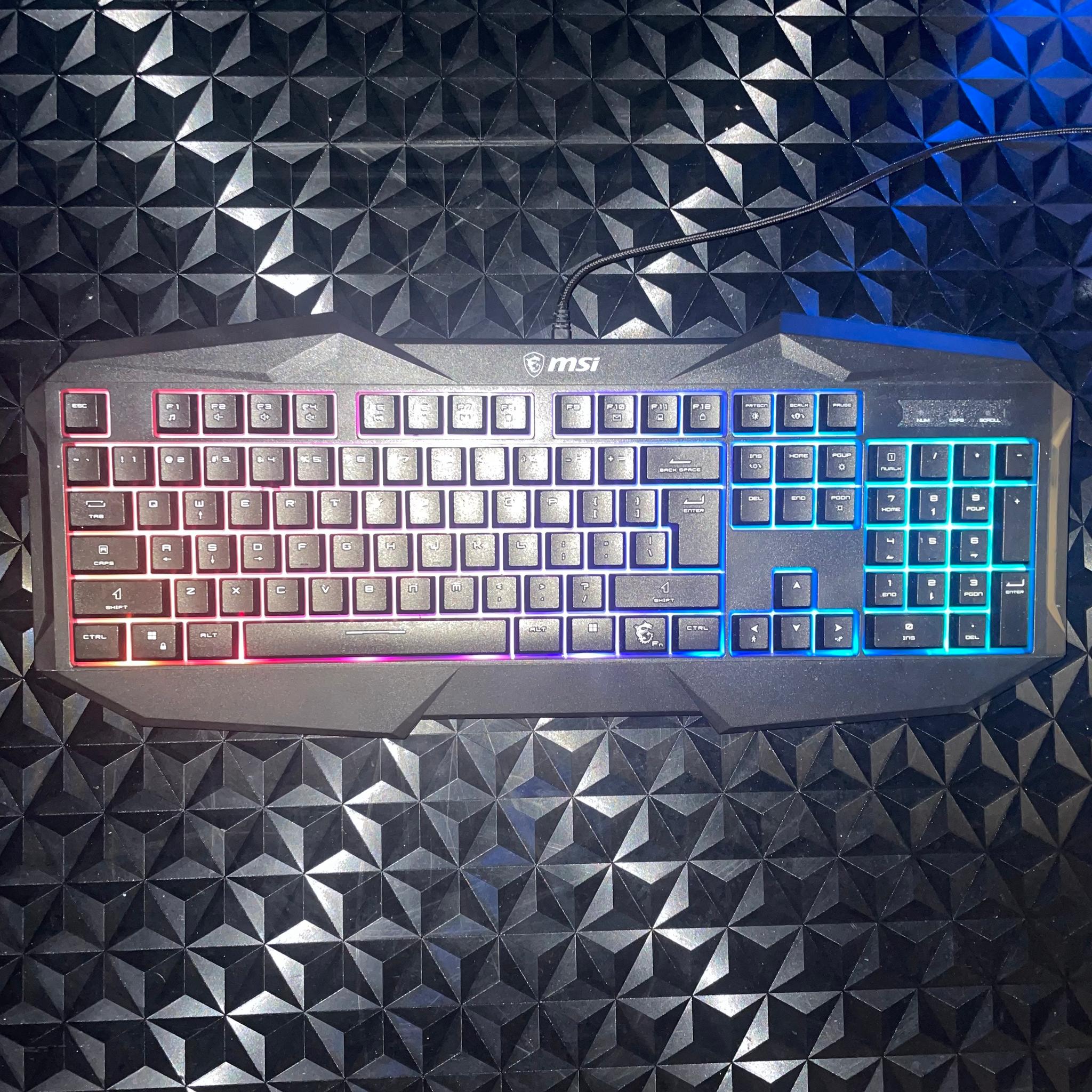 🐉 MSI RGB Keyboard and Mouse 🐁  (included Mousepad!)