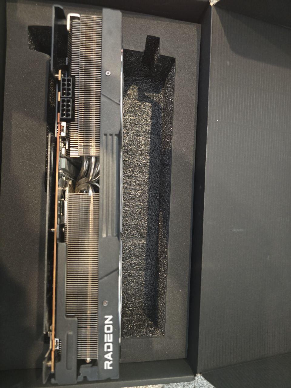 PowerColor Hellhound AMD Radeon RX 7900 XTX Graphics Card