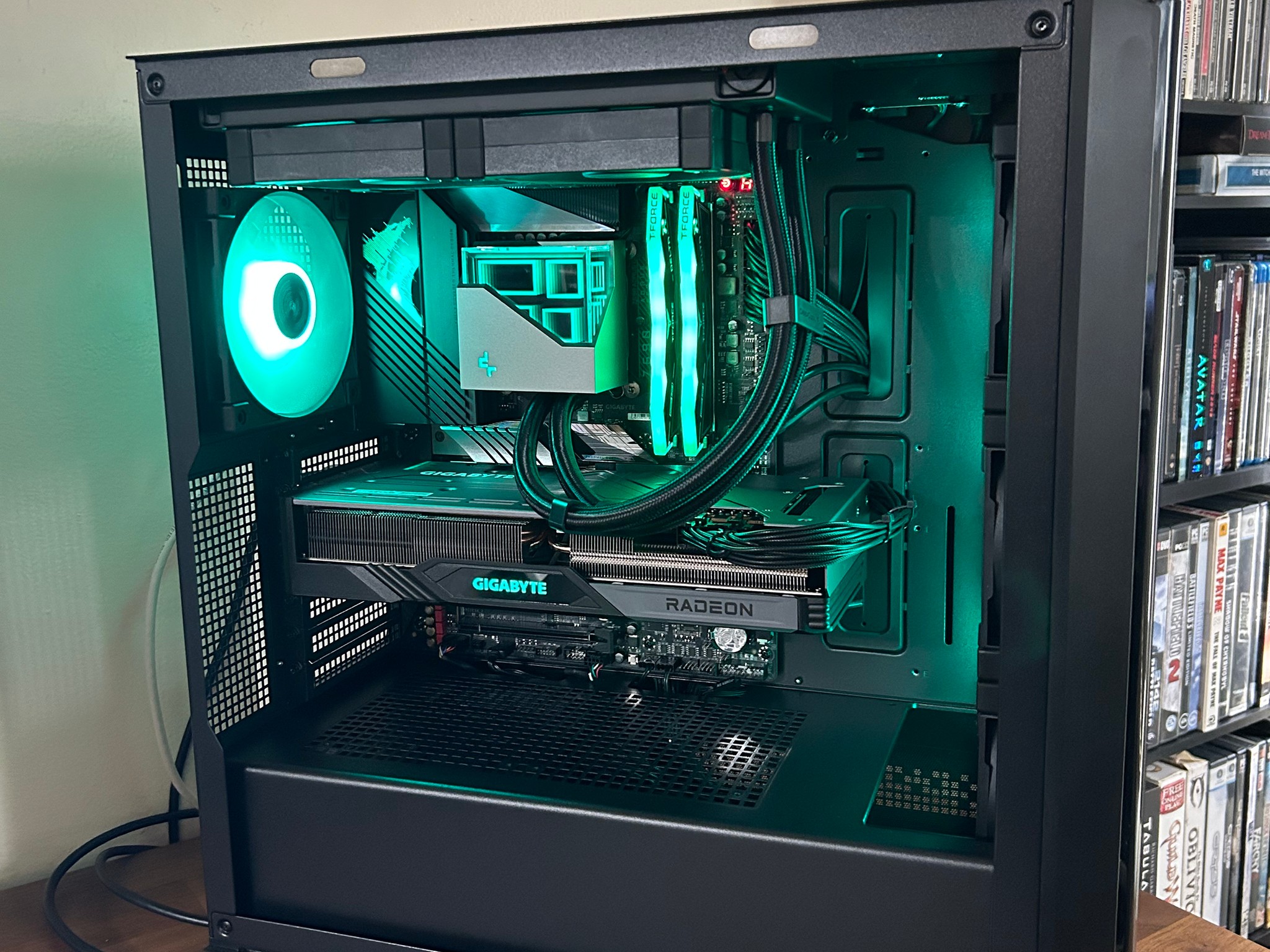 RX 7800XT 16GB | Intel i7 12700KF | 32GB DDR5 | The Digital Hero V2