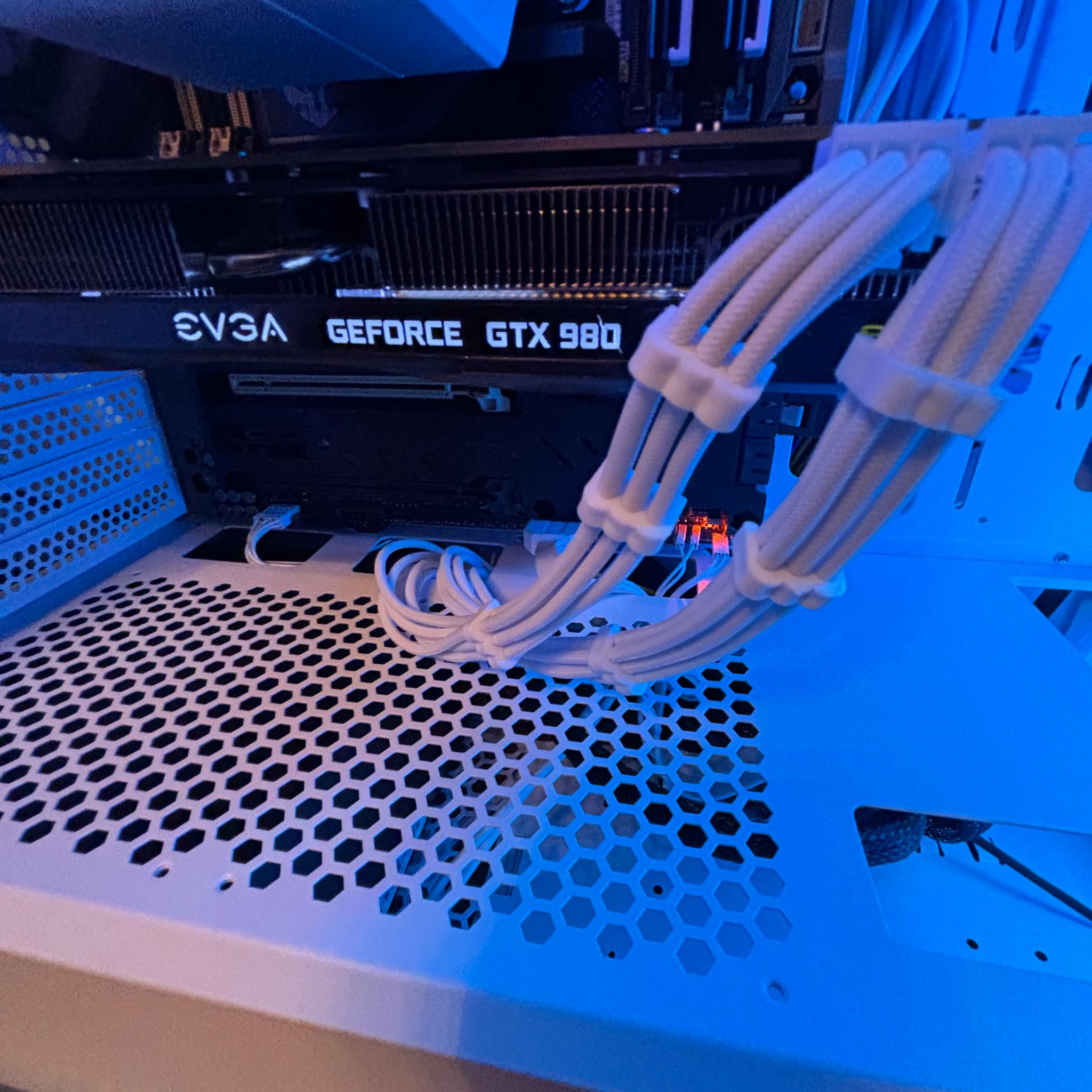 🤍 White Gaming PC | i7 + GTX 980 | 16GB RAM | 1TB SSD+512gb NVME | WIFI🤍