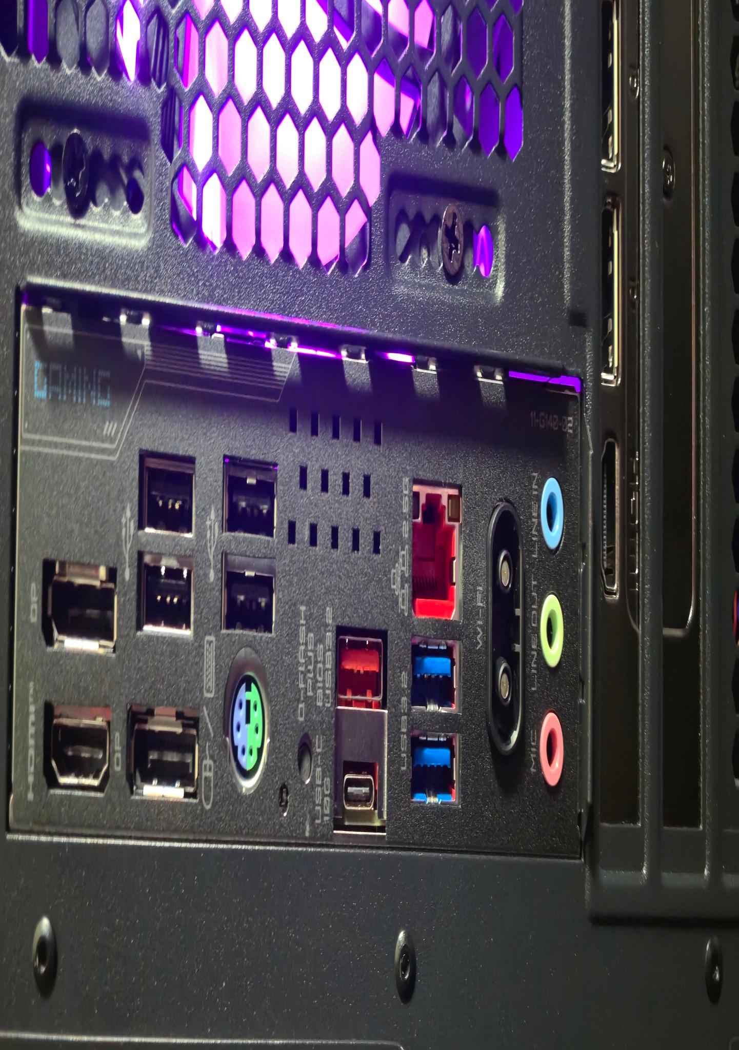 RTX 5070 Ti - 9850X3D - 32GB DDR5 6400 CL32 - 2TB Crucial NVMe