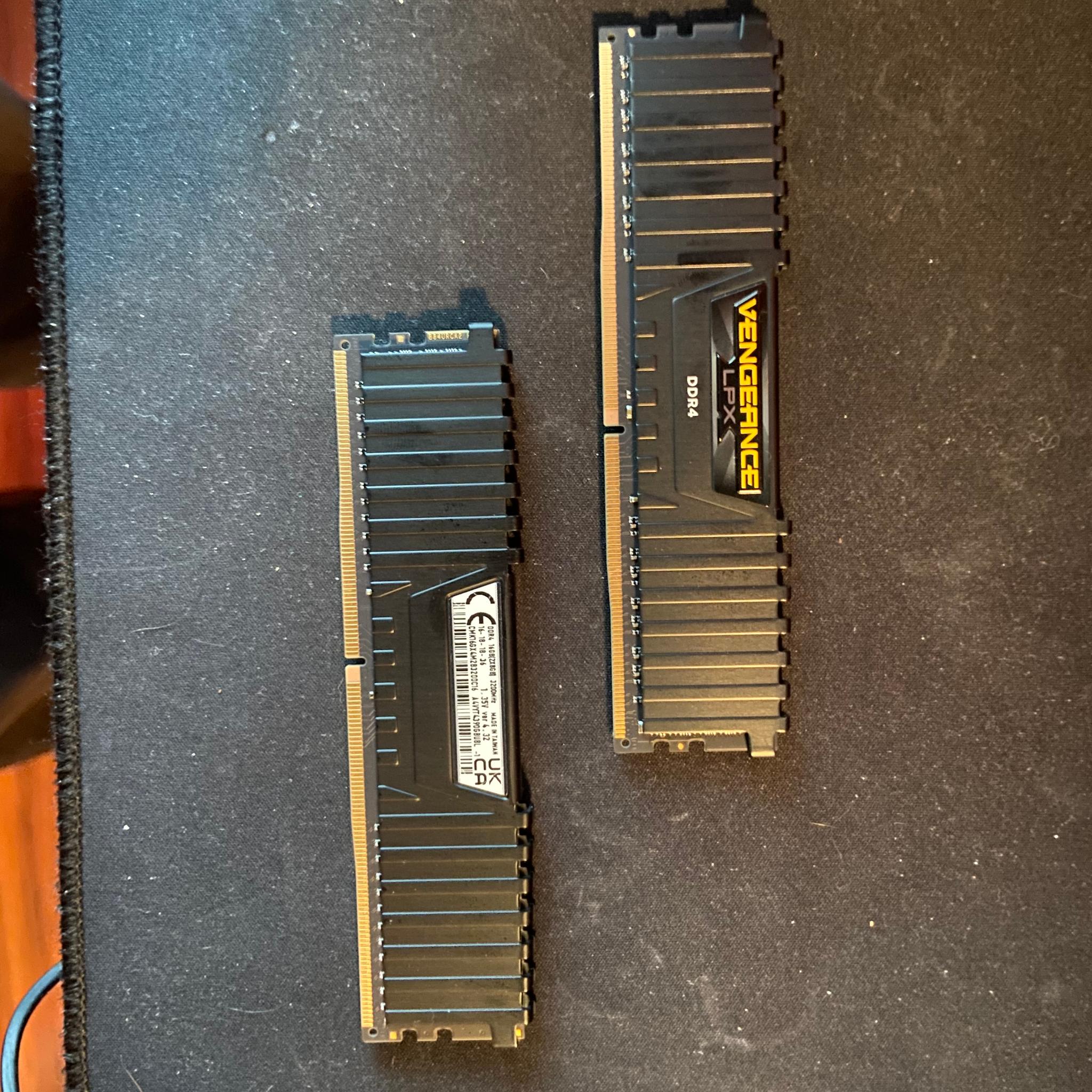 Corsair Vengeance LPX DDR4-3200 DIMM 16GB (2x8GB) RAM 288-Pin