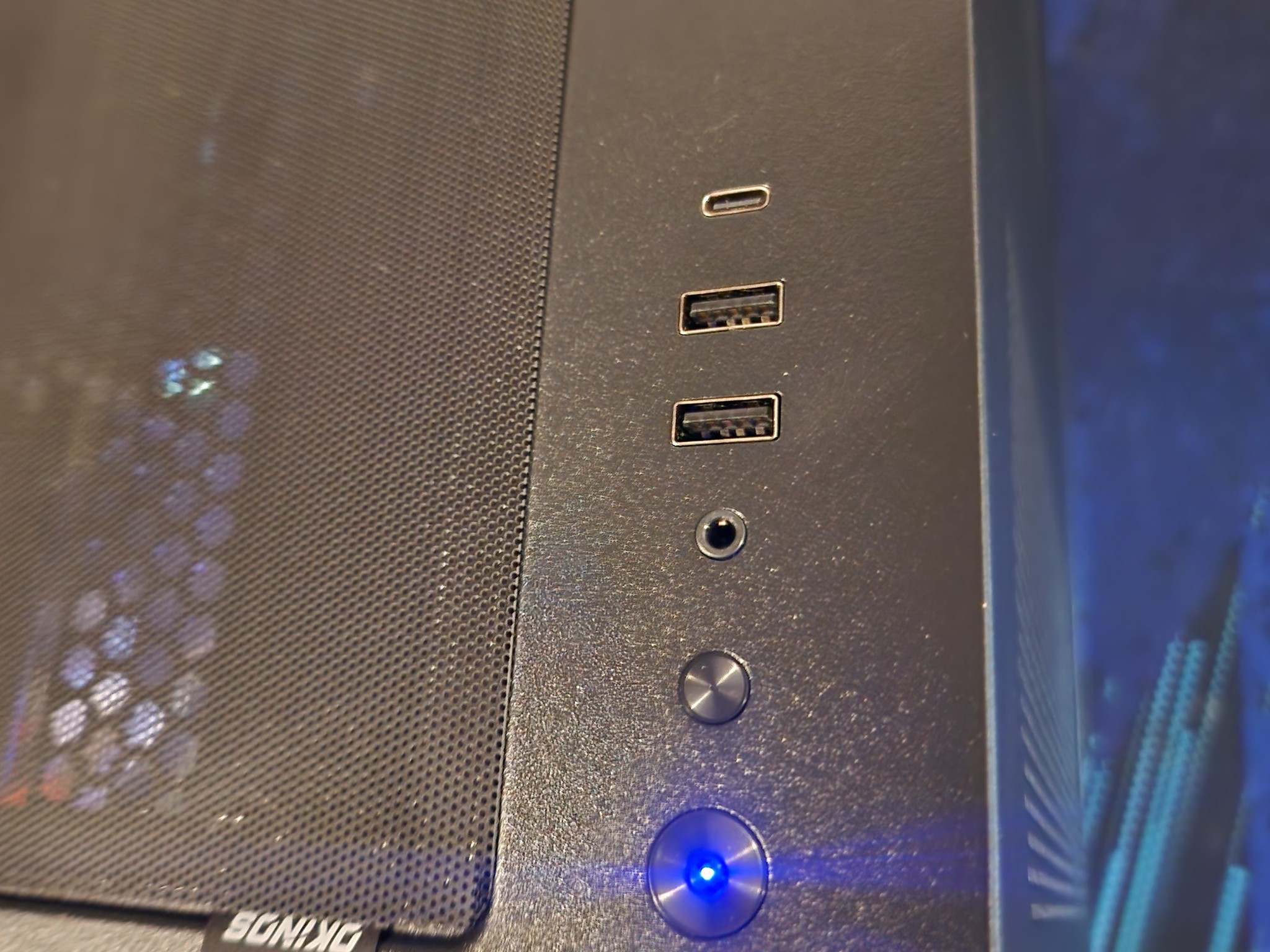 Nvidia RTX 5070 / Ryzen 7 9700X / 32GB DDR5 RAM / 1TB NVMe SSD
