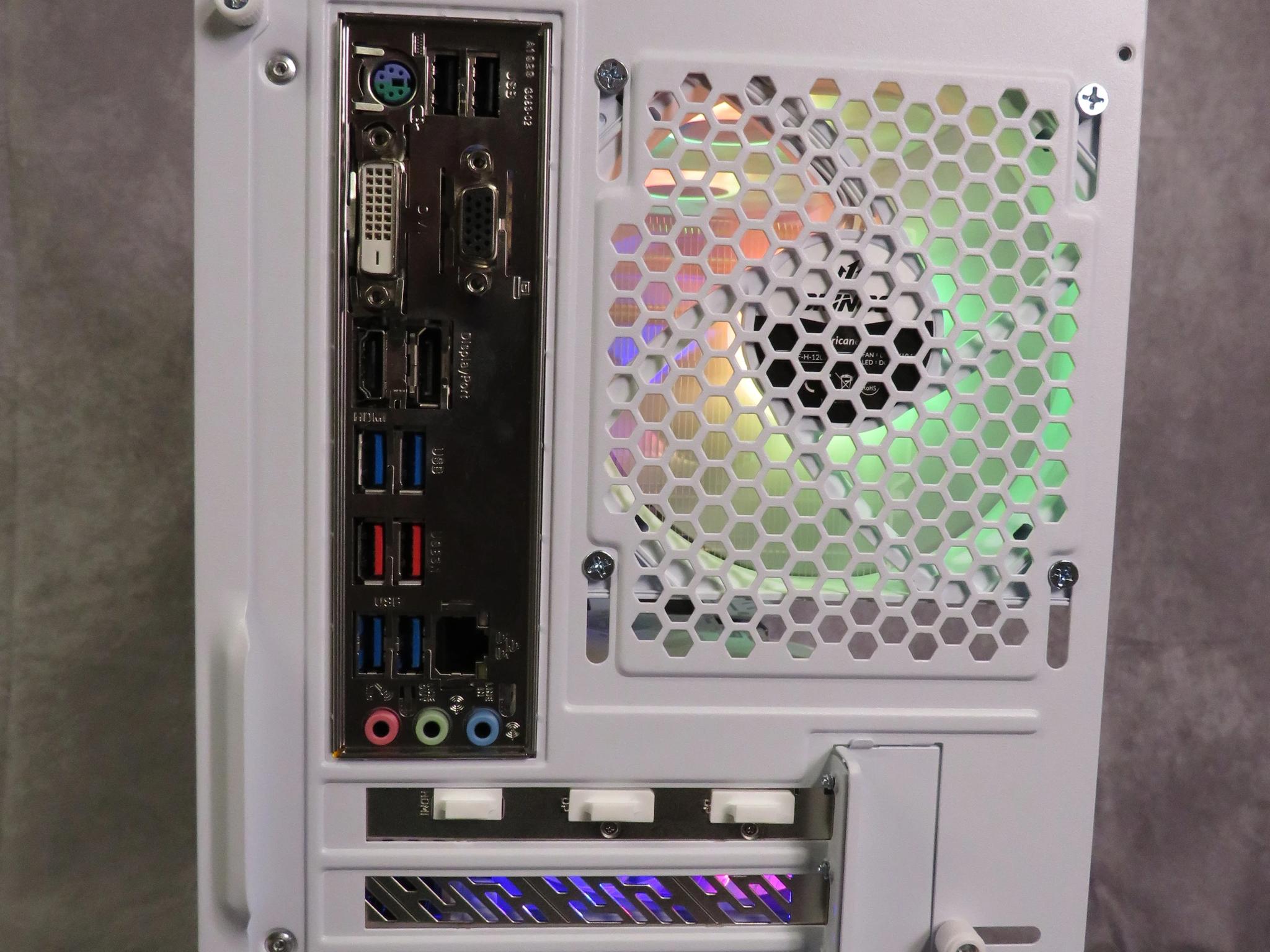 RX 9060 XT in White! Ryzen 5 5600X + ASRock Steel Legend RX 9060XT + 32 GB DDR4 + 1 TB NVME
