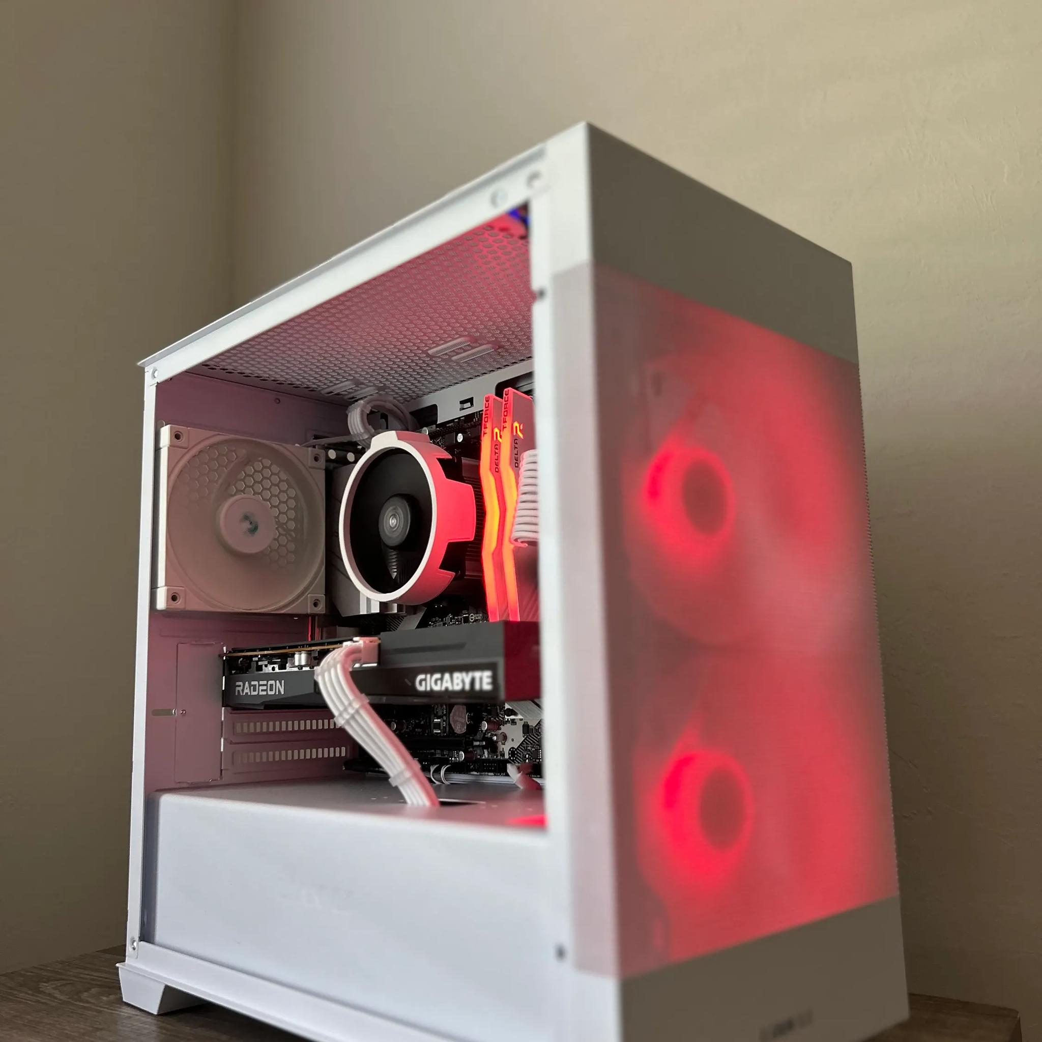 Ryzen 5 3600 | RX6600 | 16GB RAM | 500GB Gen 3 NVME