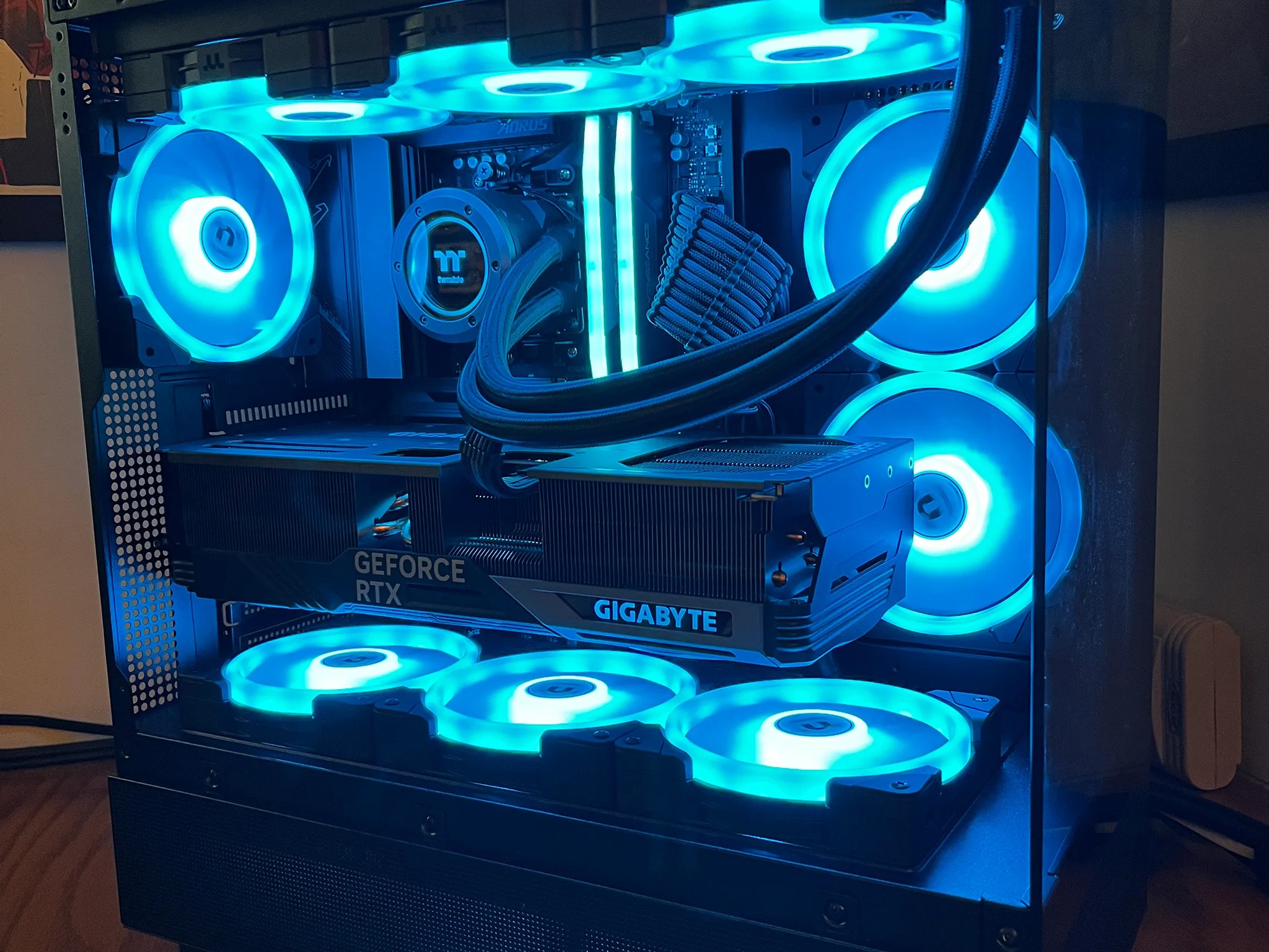 Monolith 2 - Ryzen 7 7800X3d | RTX 4080 SUPER | 32GB DDR5 @ 6000MT/sec | 4TB total | 1050W Platinum