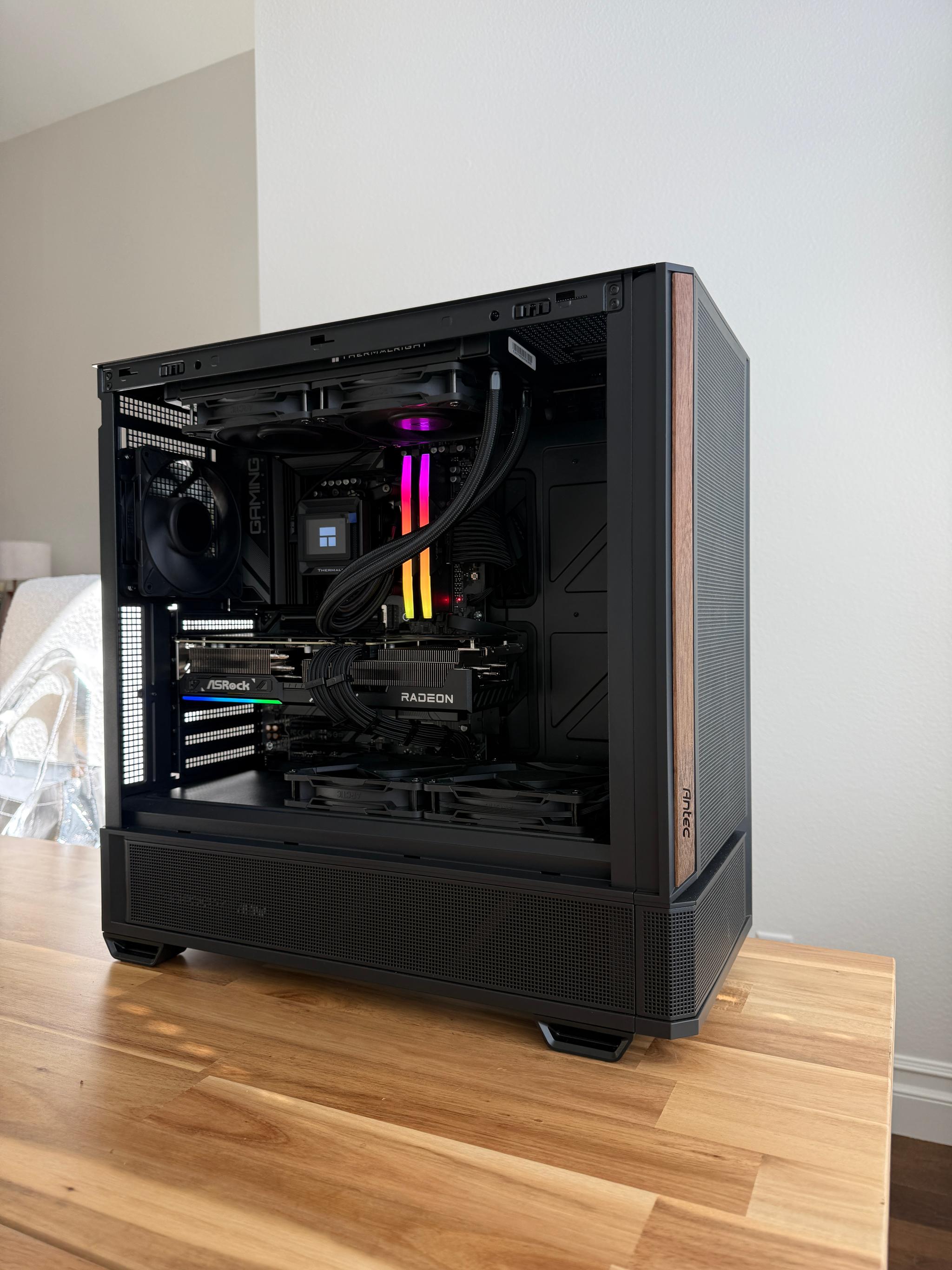 STEALTH 🥷 | 9070 XT | 7700x | 32gb DDR5 | 1tb m.2 | Gaming PC
