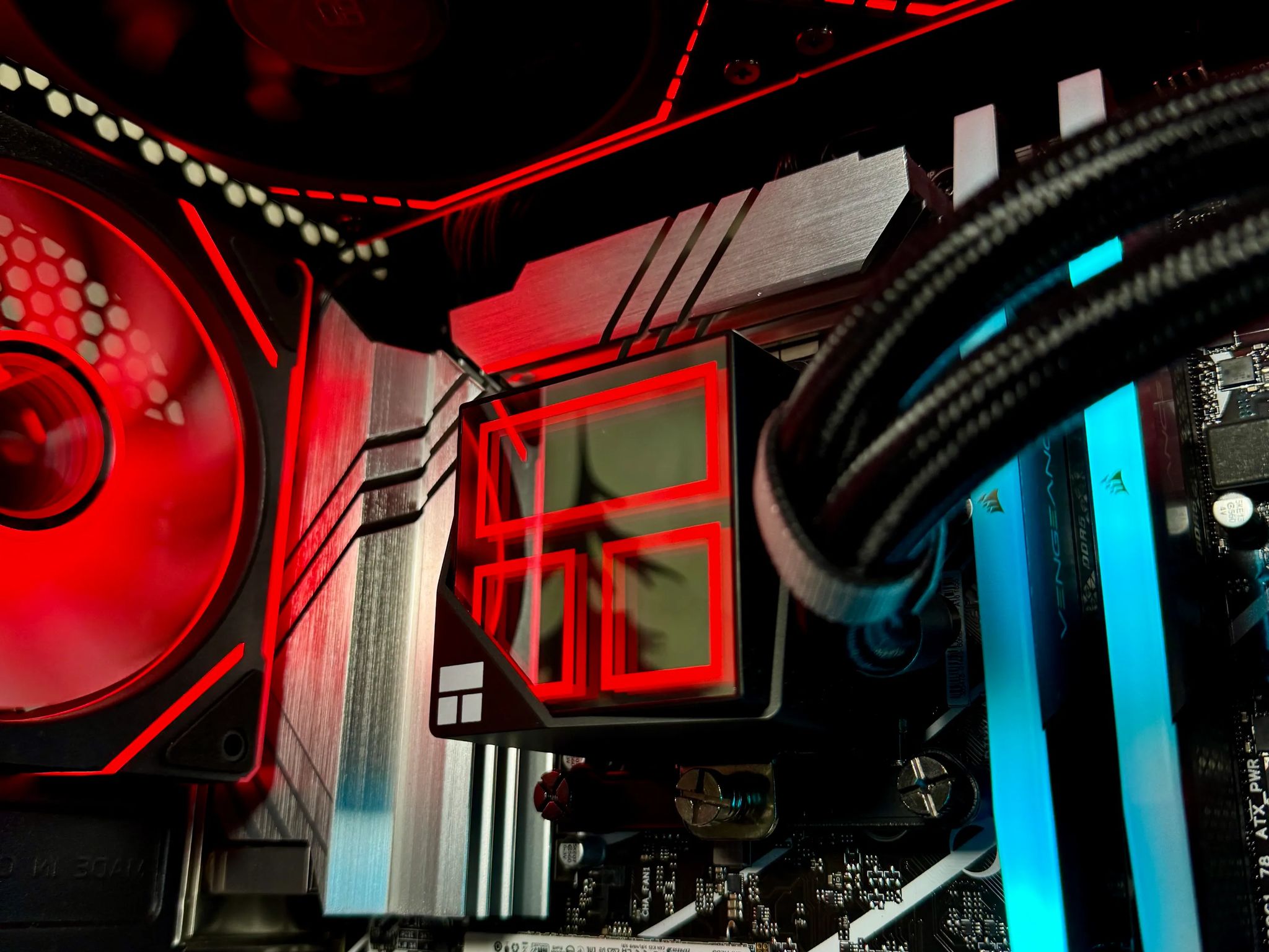 GAMING PC, i7 14700, RTX 3070 FTW3, 32GB DDR5, WIFI/BT