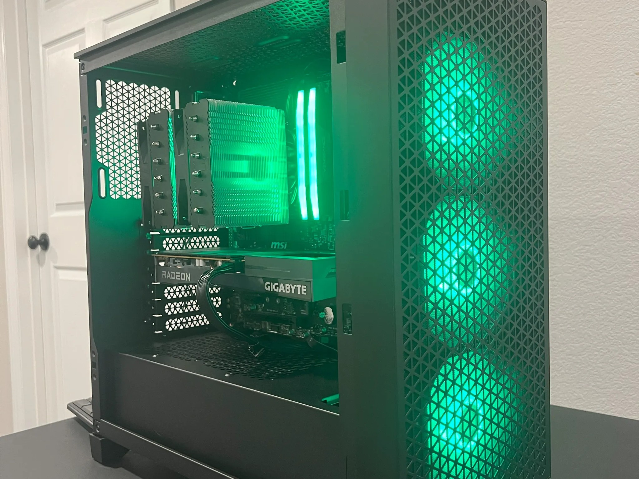 Beginner 1080p Gaming PC - Rx 6600 - Ryzen 5  7600x - 16 gb RAM