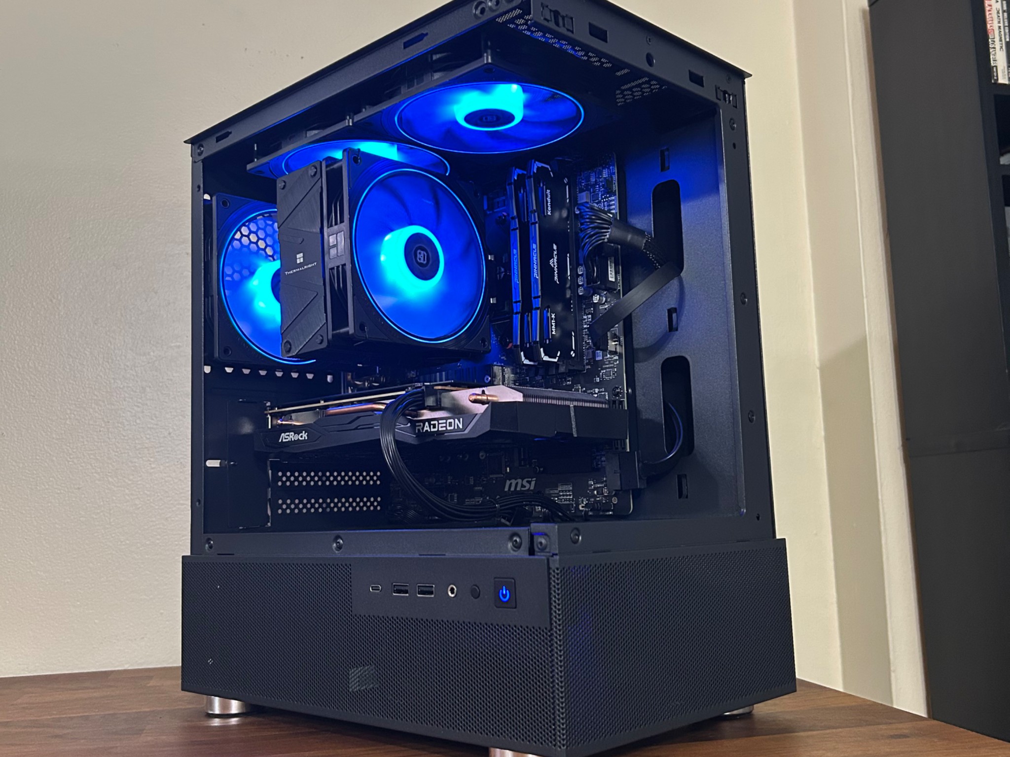 RX 6650XT | Ryzen 5 5500 | 16GB DDR4 | 1TB SSD | The Dark Officer RX