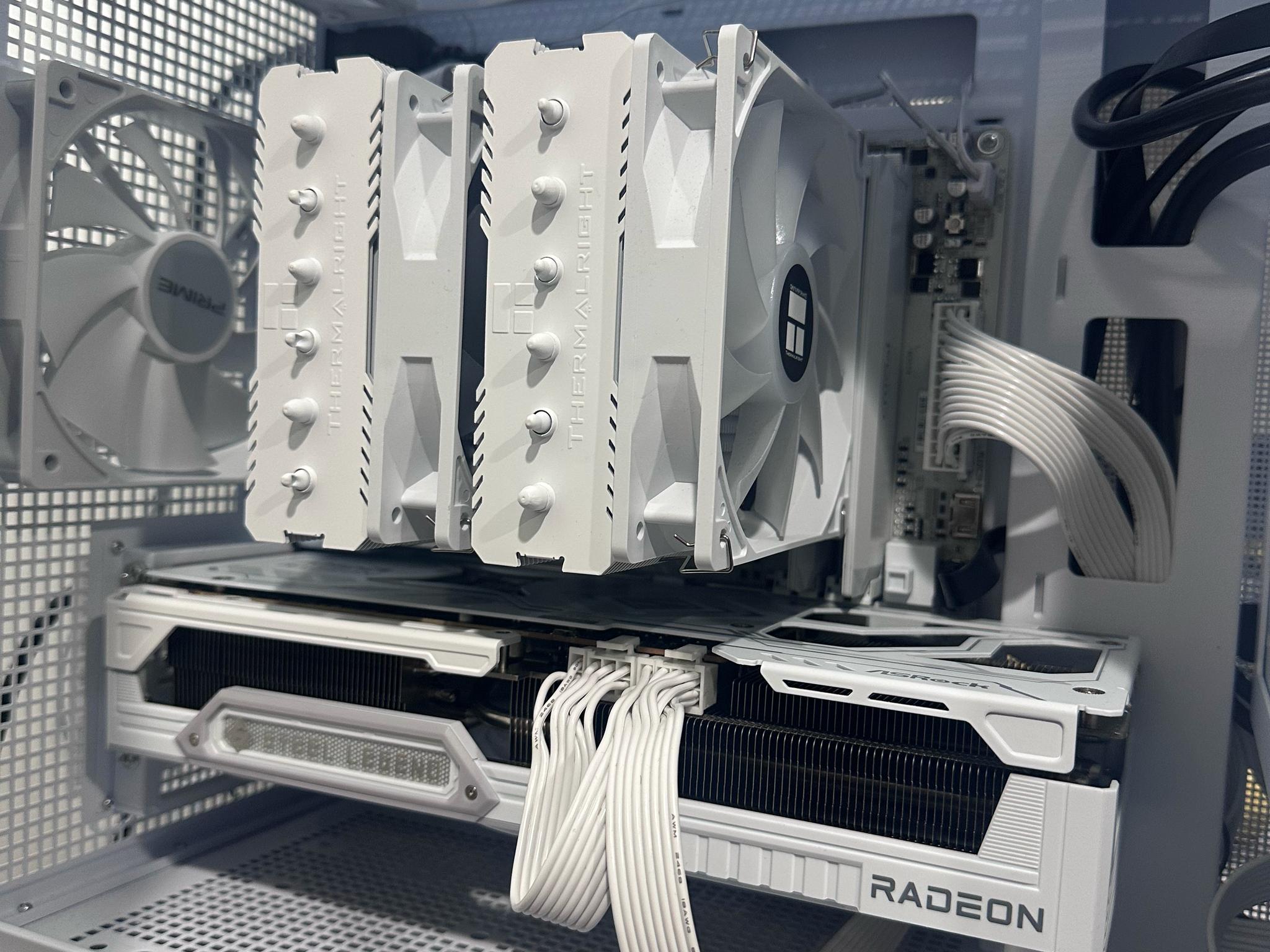High-end Latest Gaming PC! | Ryzen 7 7800X3D & Radeon RX 9070XT
