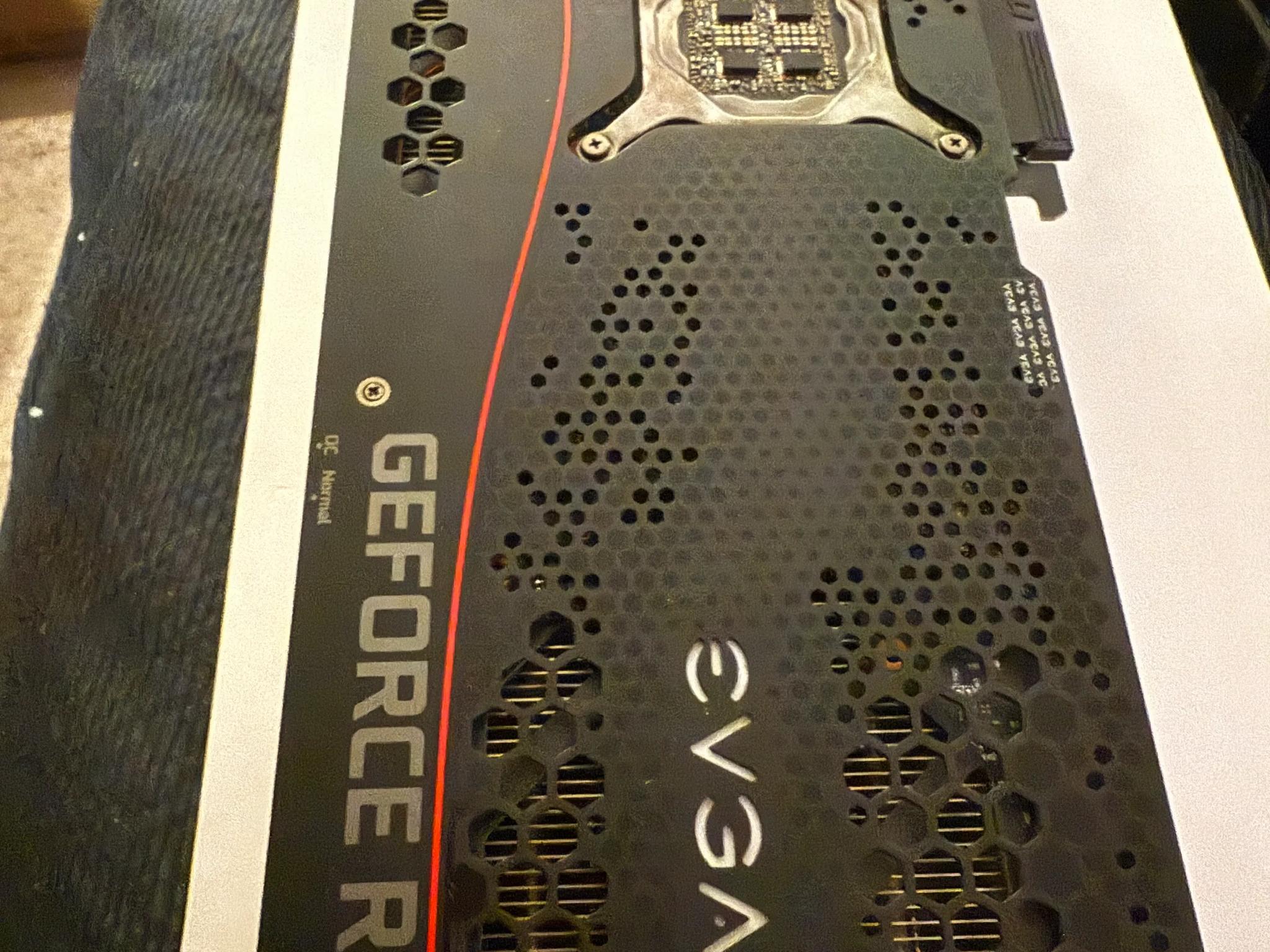 E.V.G.A NVIDIA RTX 3090 FTW3 24GB DDR6X RUNS LIKE A DREAM