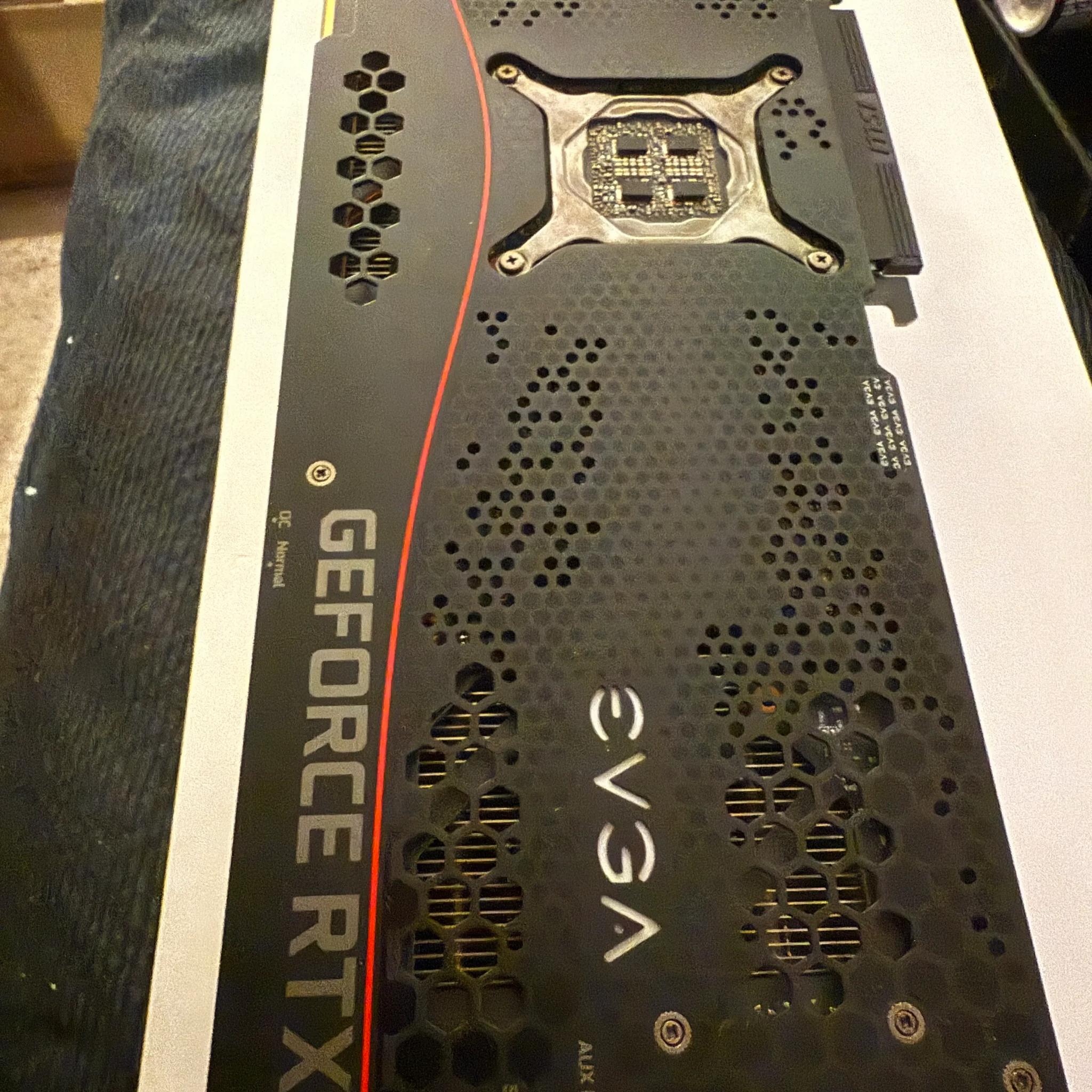 E.V.G.A NVIDIA RTX 3090 FTW3 24GB DDR6X RUNS LIKE A DREAM