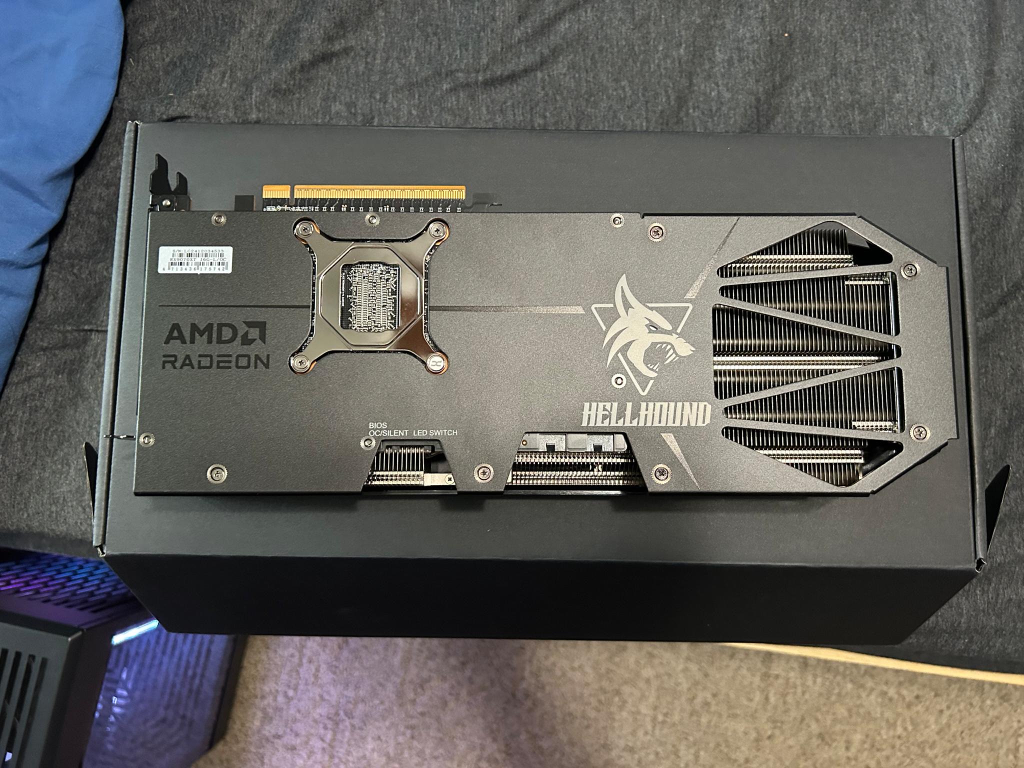 RADEON 9070 XT PowerColor HellHound - 16GB GPU