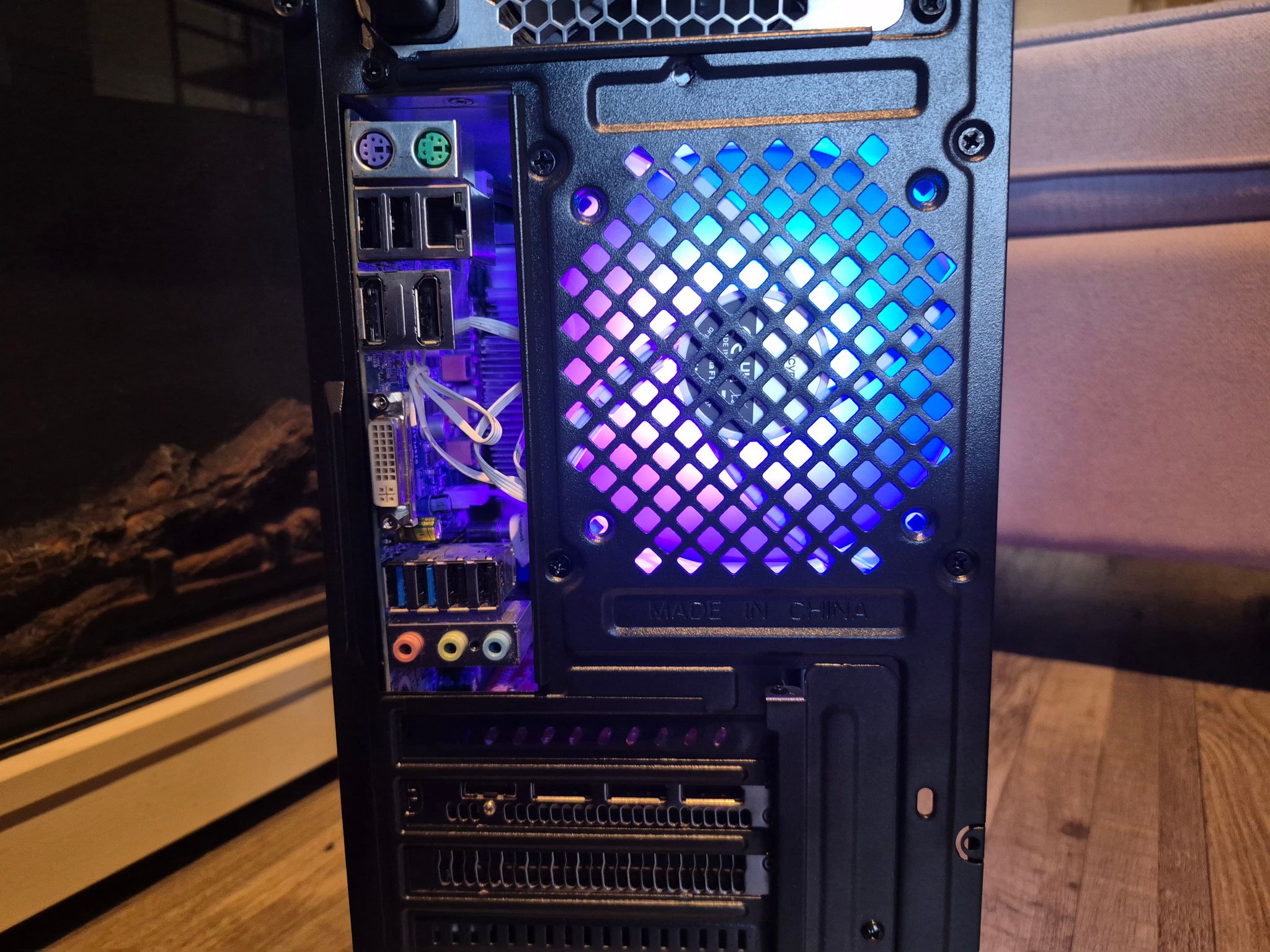 100 FPS Fortnite | i5-4570, 16GB RAM, 500GB SSD, RX 580 4GB, RGB, Wifi