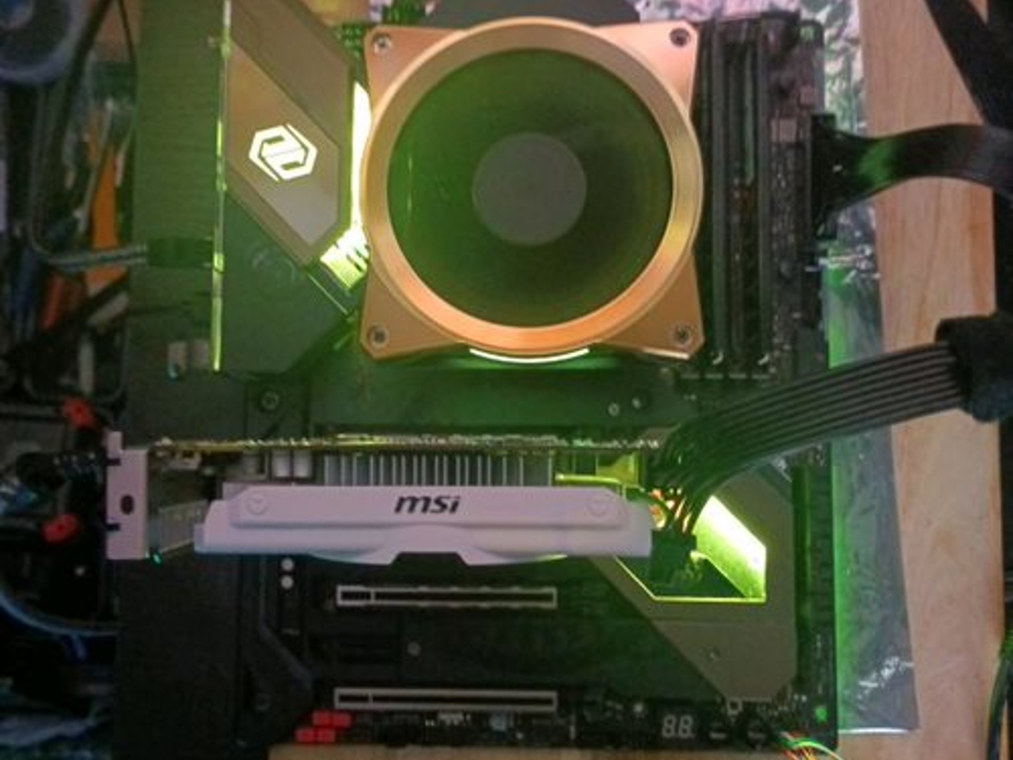 ASROCK Z490 TaiChi  Combo/ I5 10600k, 2tb m.2, 32gb 3600mhz Cl 18 ram.