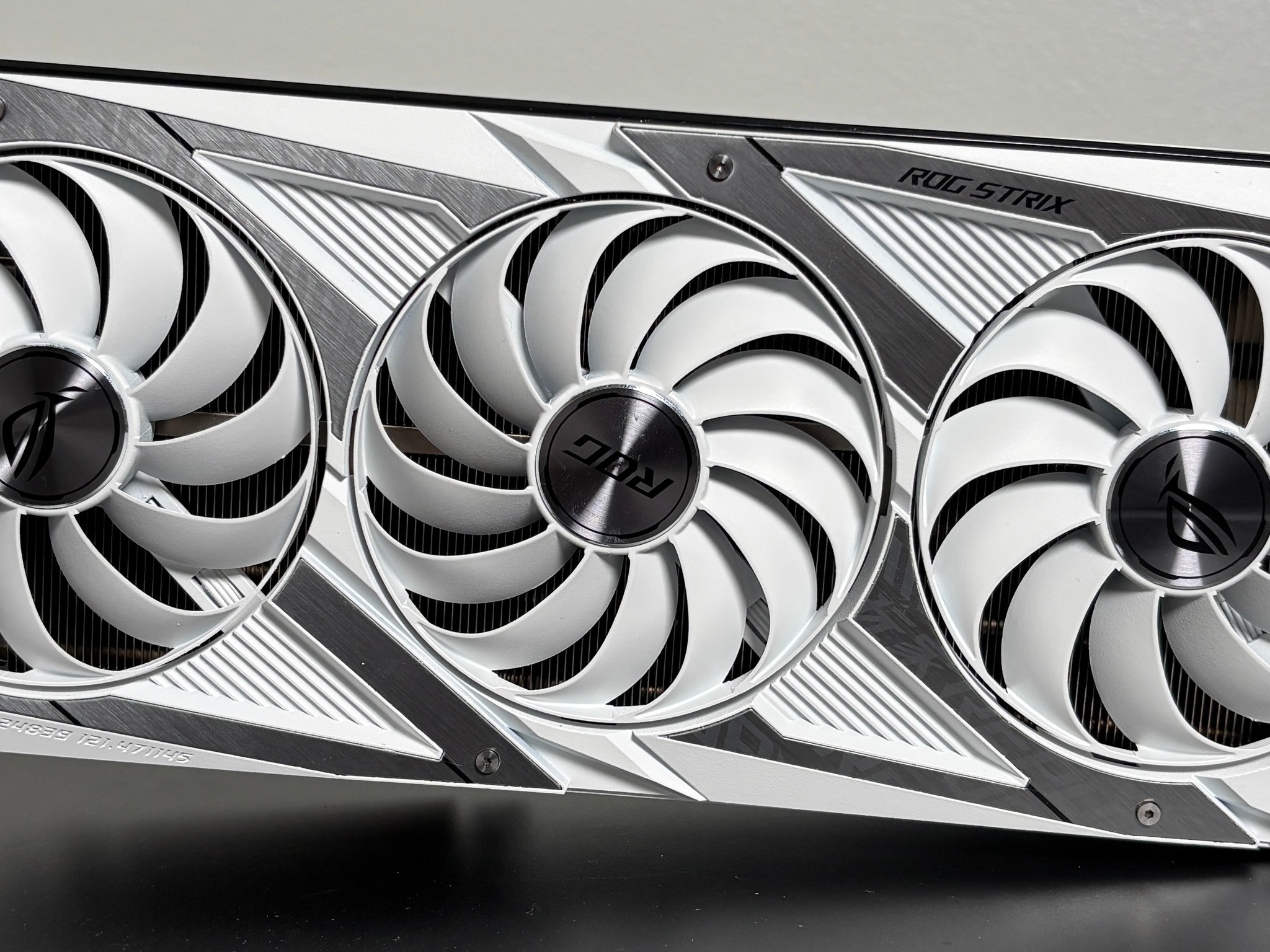 White ASUS ROG STRIX GAMING OC GeForce RTX 3080 10GB