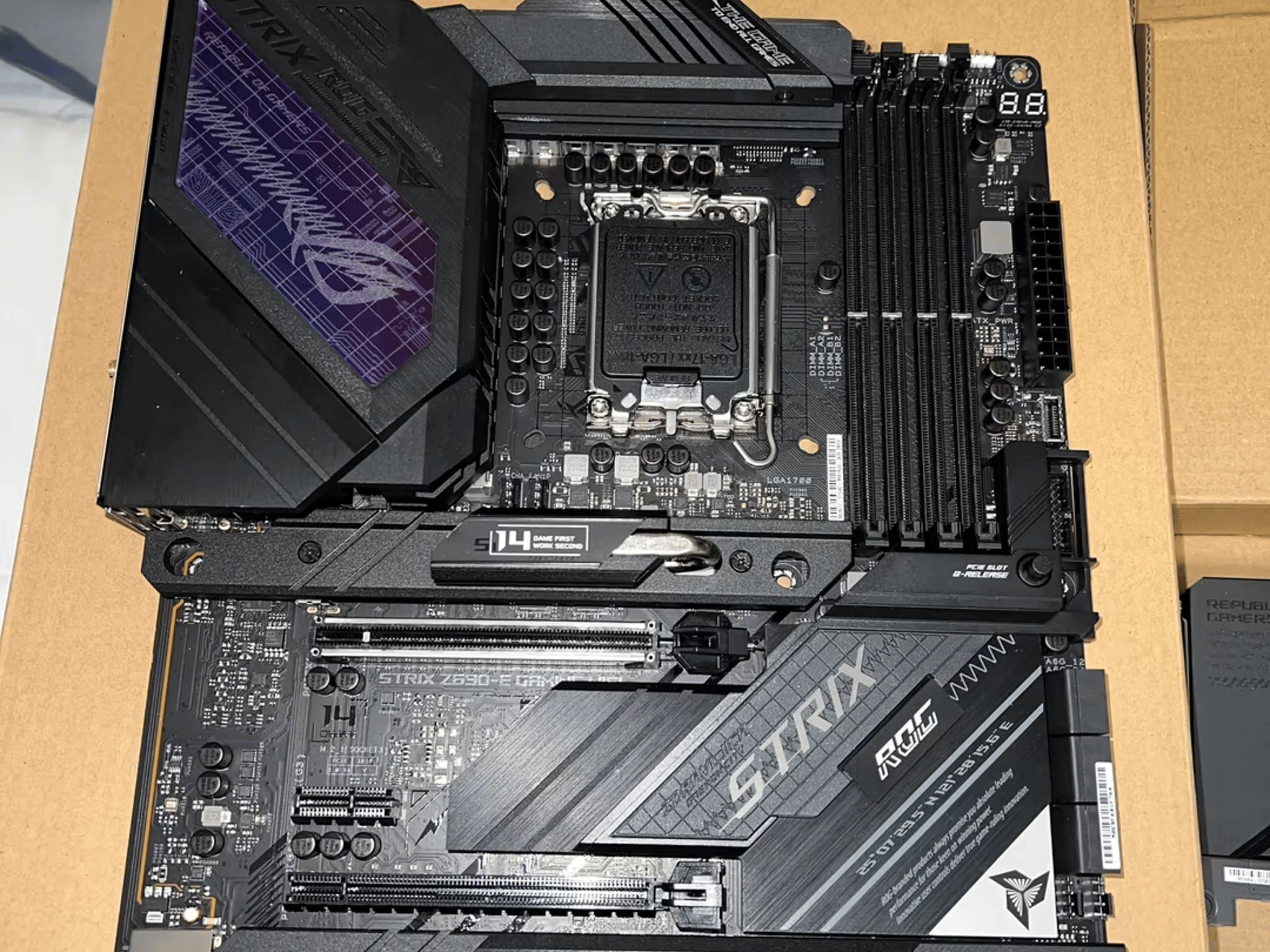 ASUS ROG Strix Z690-E Gaming Wi-Fi DDR5