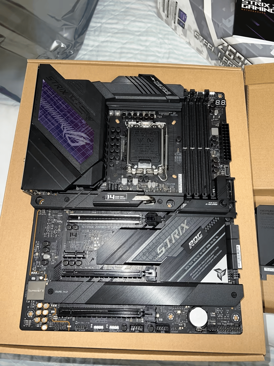 ASUS ROG Strix Z690-E Gaming Wi-Fi DDR5