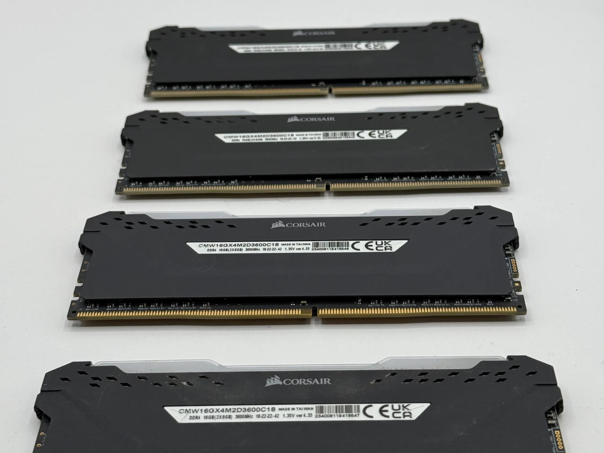 4 x 8GB Corsair Vengeance PRO RGB DDR4 3600MHz CL