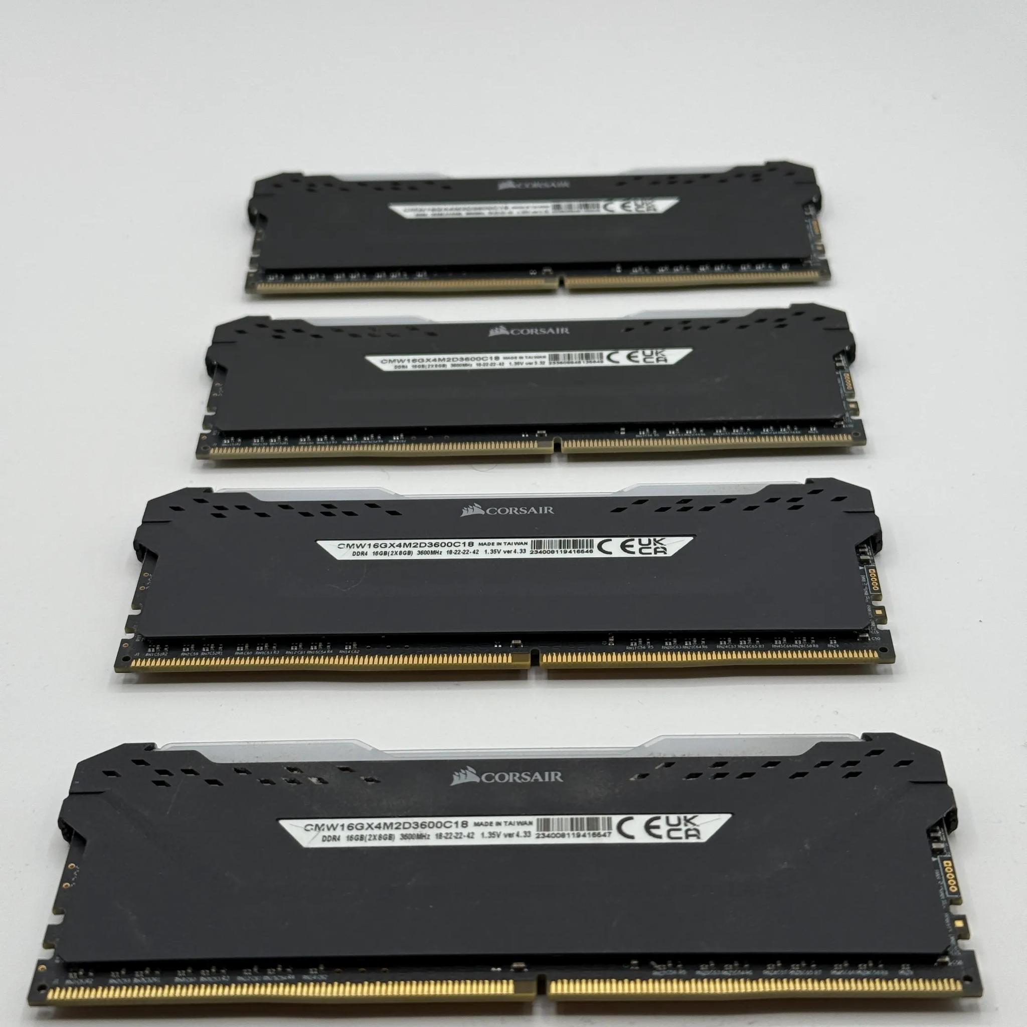 4 x 8GB Corsair Vengeance PRO RGB DDR4 3600MHz CL