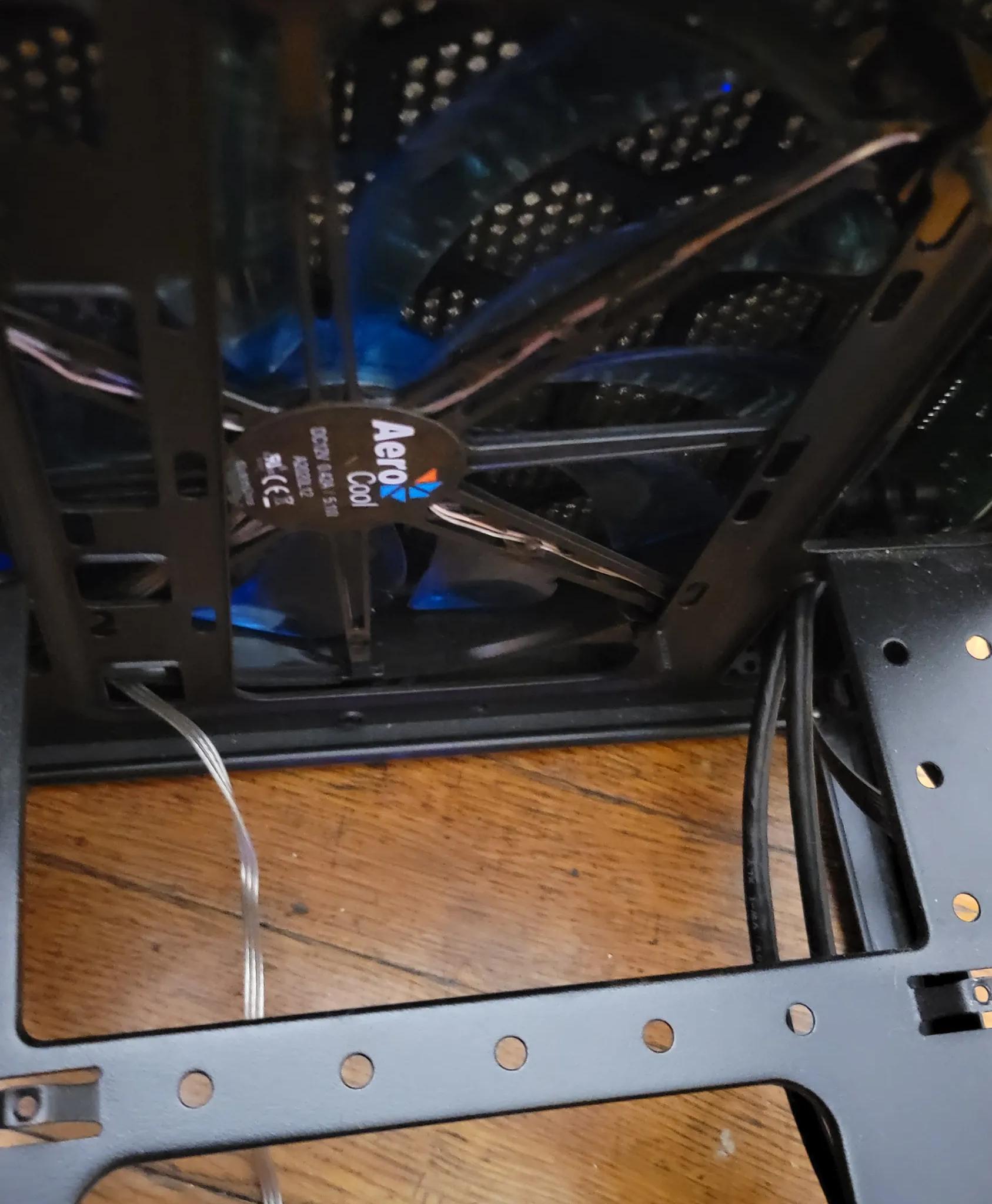 ThermalTake Mini-ITX Core V1 SPCC Case in black READ DESCRIPTION includes 200mm fan CA-1B8-00S1WN-00