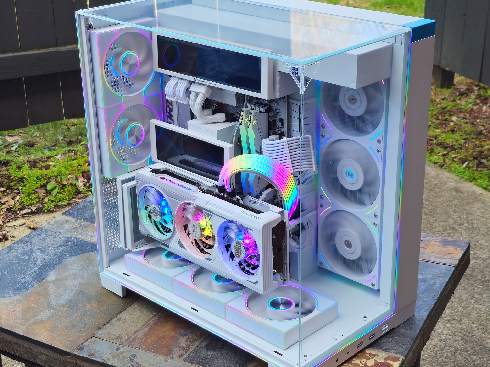 ☃️ High End Whiteout Gaming PC • AMD 9070XT • Ryzen 7 7700X • 32GB RAM • 2TB SSD • Plug n' Play