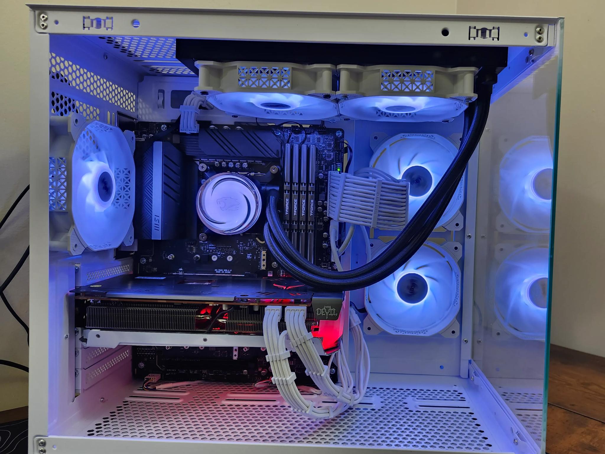 🤍🖤 RX 6600XT / i5 / 32GB DDR4 / 1TB M.2 SSD 🖤🤍*