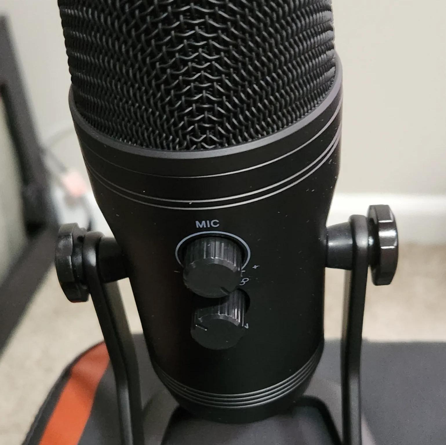 FIFINE K690 USB Studio Recording Microphone with Mute Button & Headphone Jack, Four Pickup Patterns