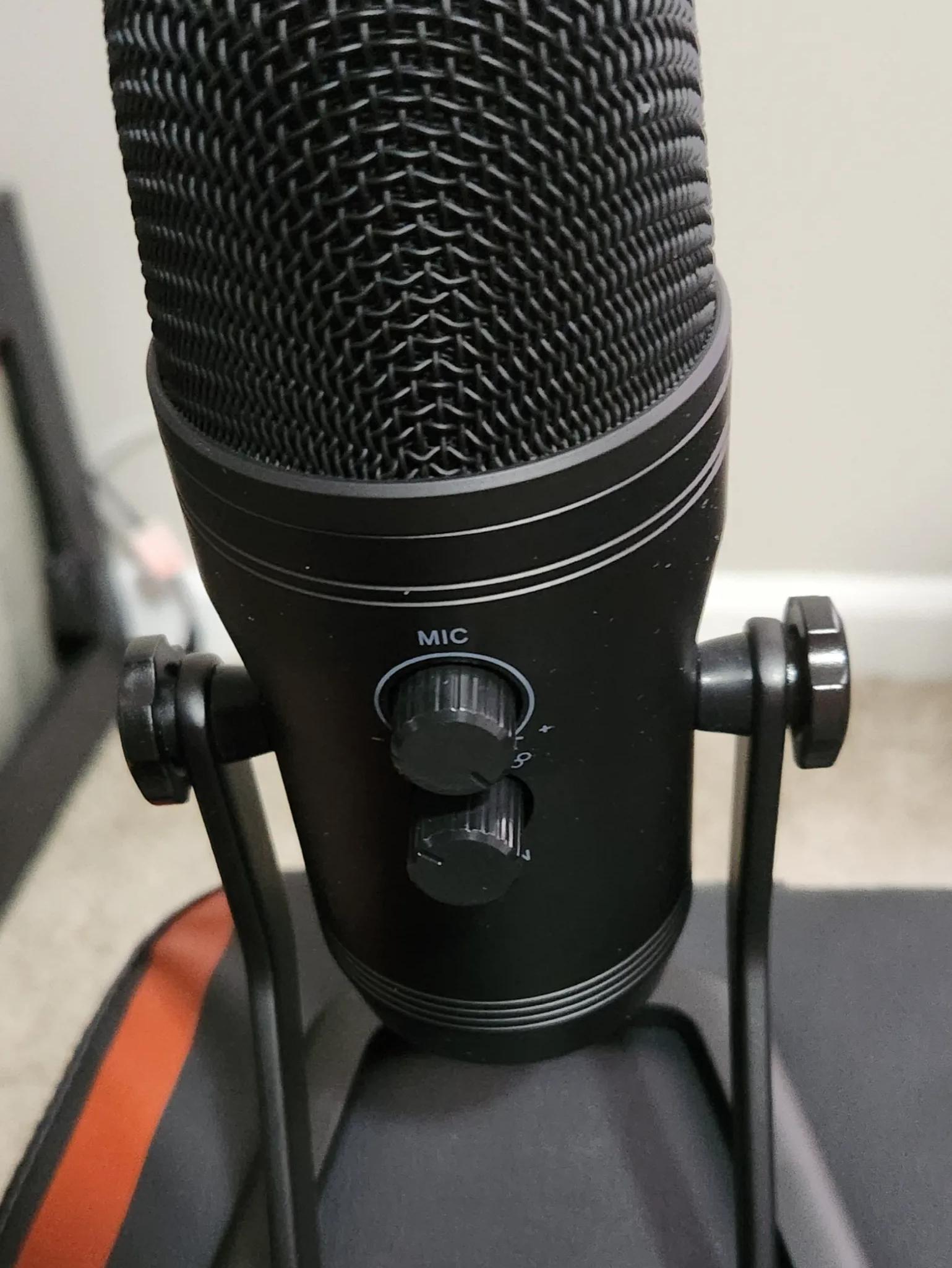 FIFINE K690 USB Studio Recording Microphone with Mute Button & Headphone Jack, Four Pickup Patterns