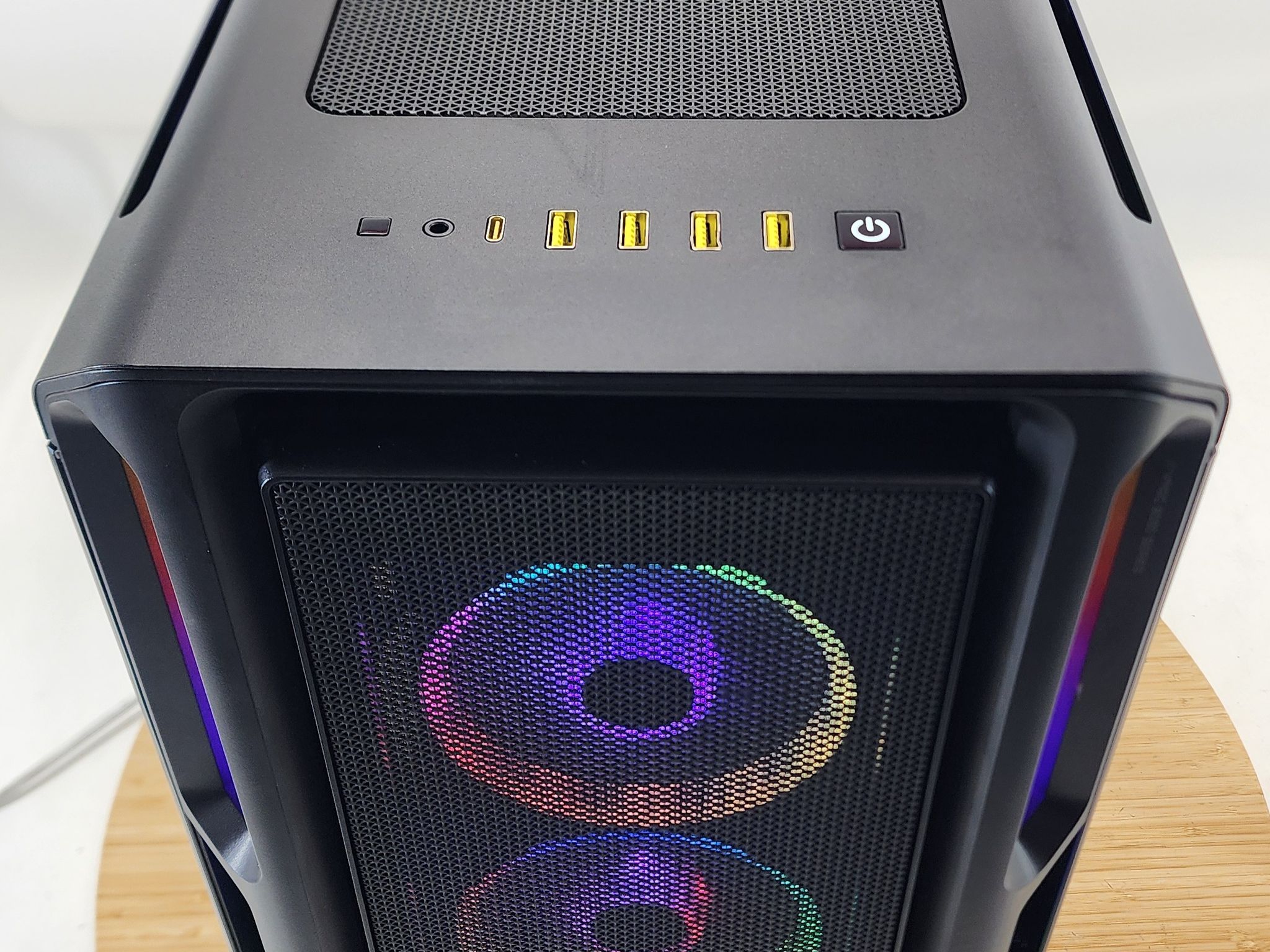 Gaming PC Ryzen 9 9950X 32GB RAM 2TB SSD RX 9070 16GB Windows 11 Computer