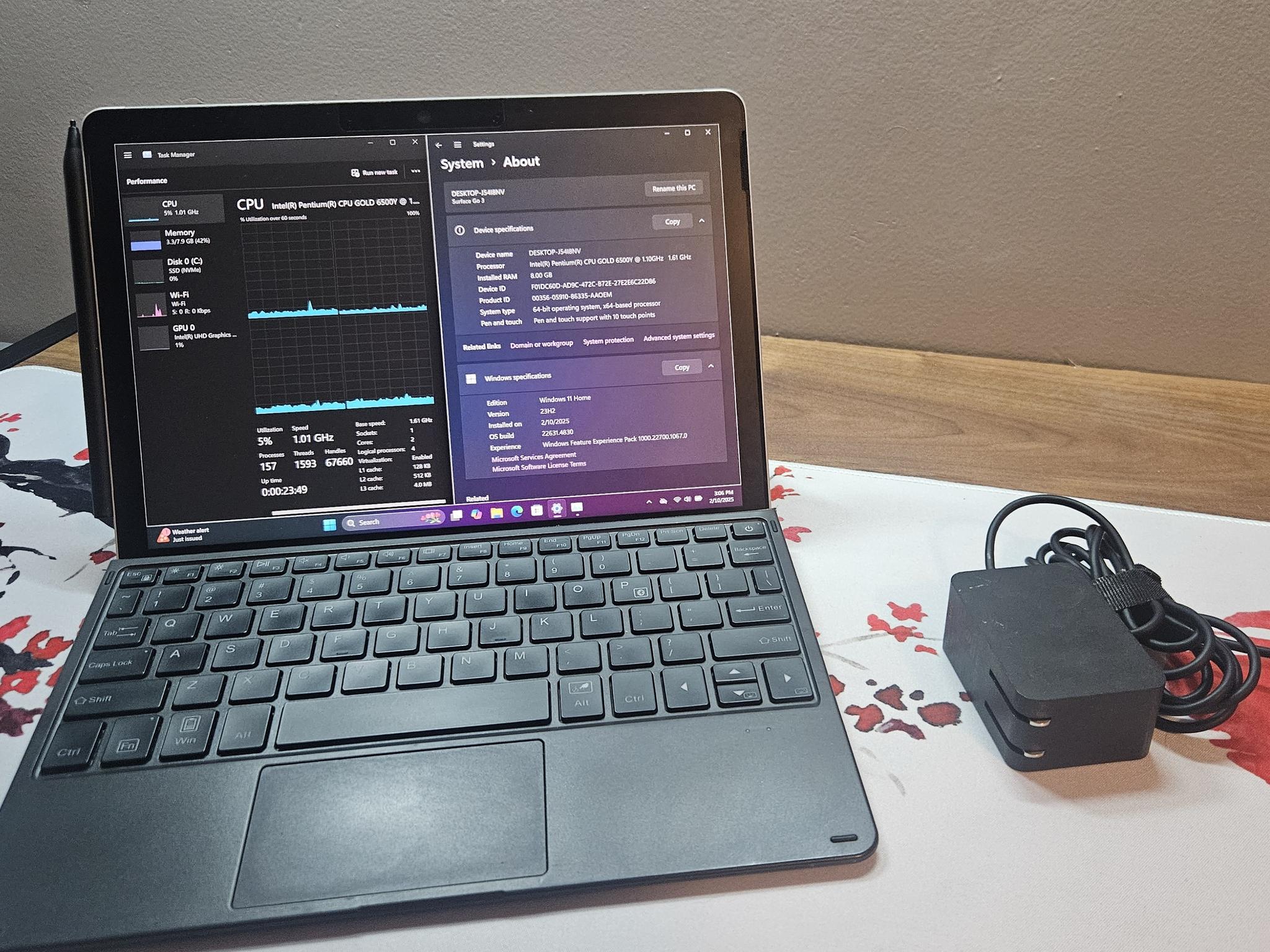 Surface Go 3 intel Pentium Gold / 8GB RAM / 128GB SSD