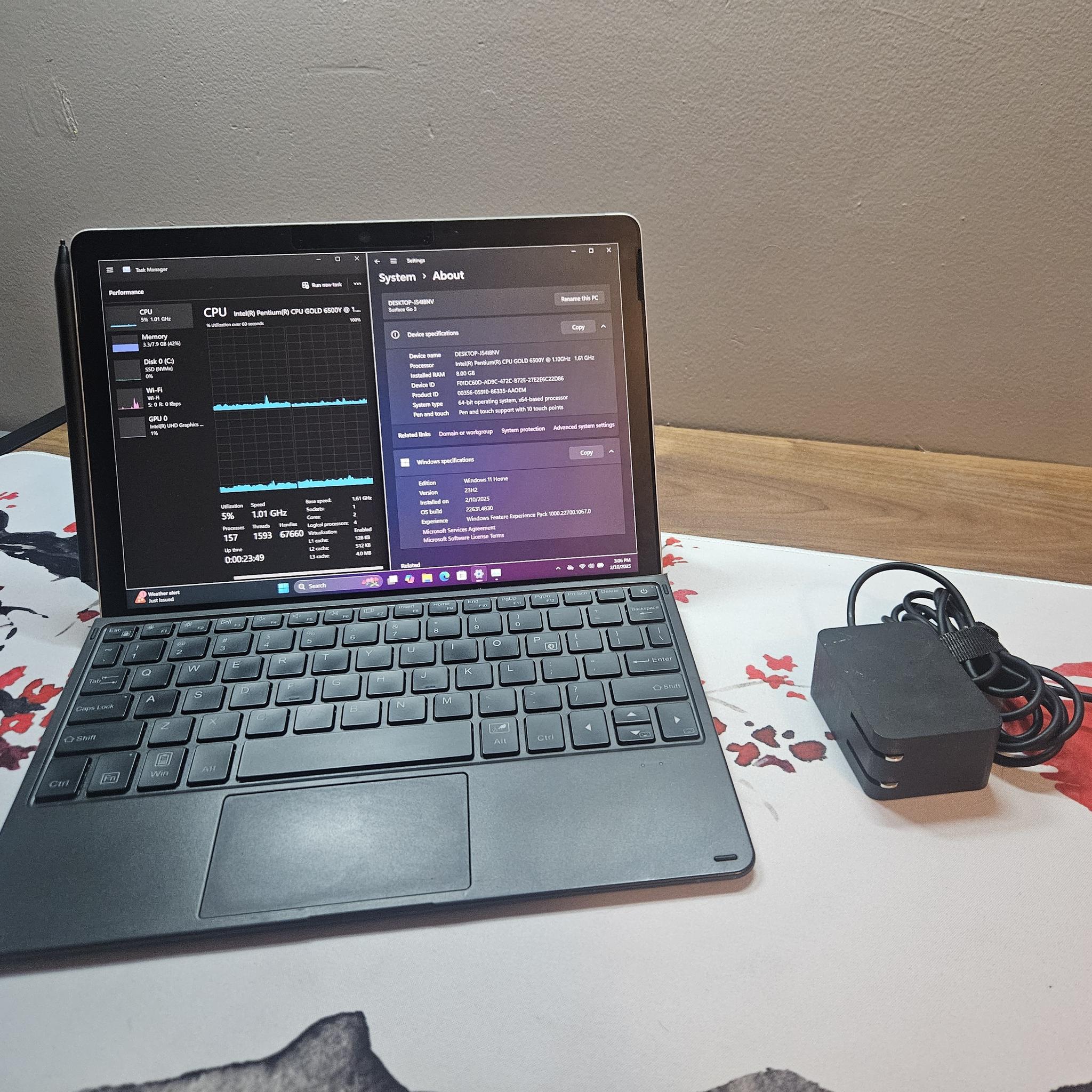 Surface Go 3 intel Pentium Gold / 8GB RAM / 128GB SSD