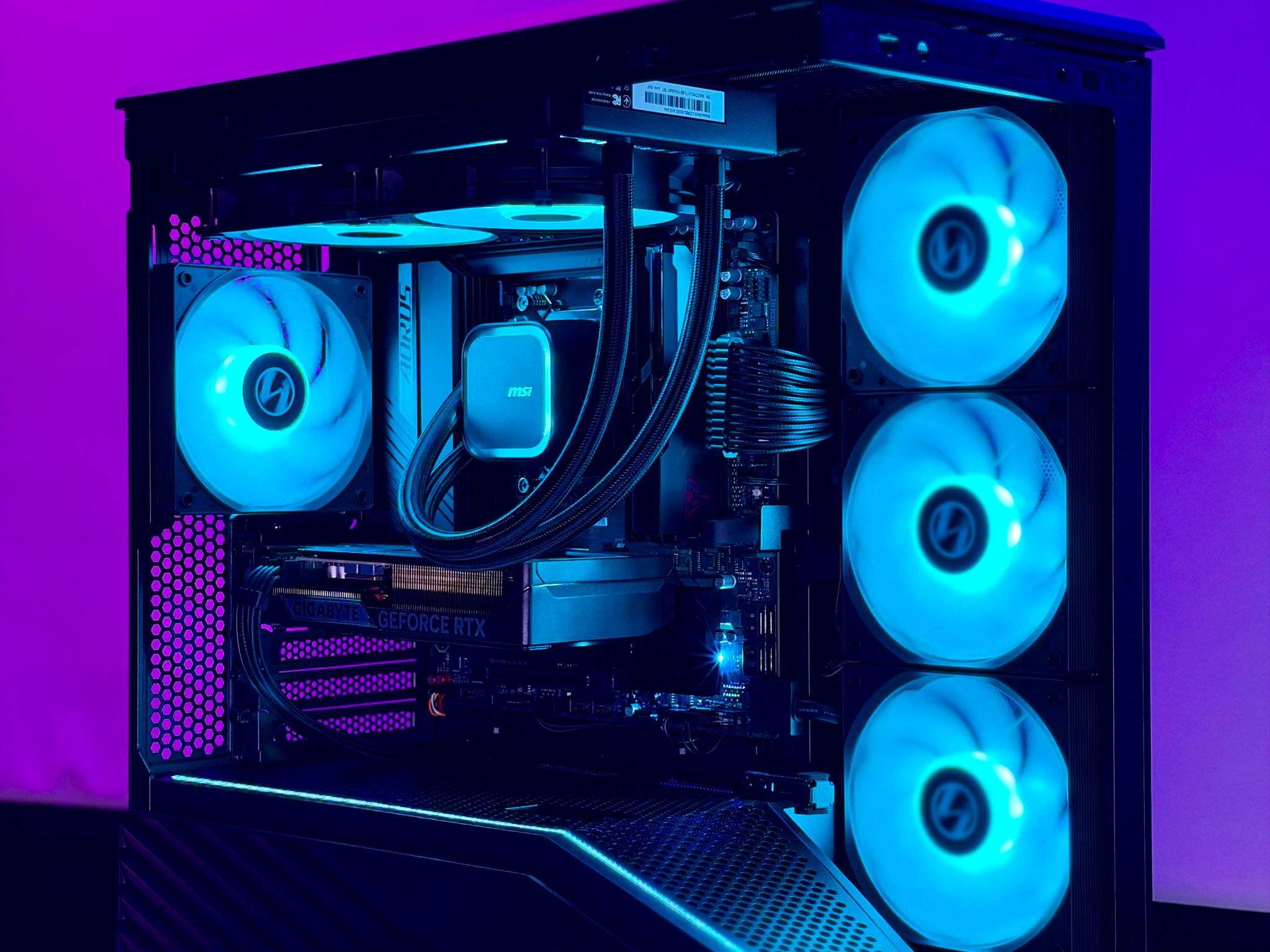 Vector - Ryzen 9600X | Nvidia RTX 5060 | 16GB DDR5 RAM 6000MHz | 1TB SSD NVMe Gen4 | WiFi | BT