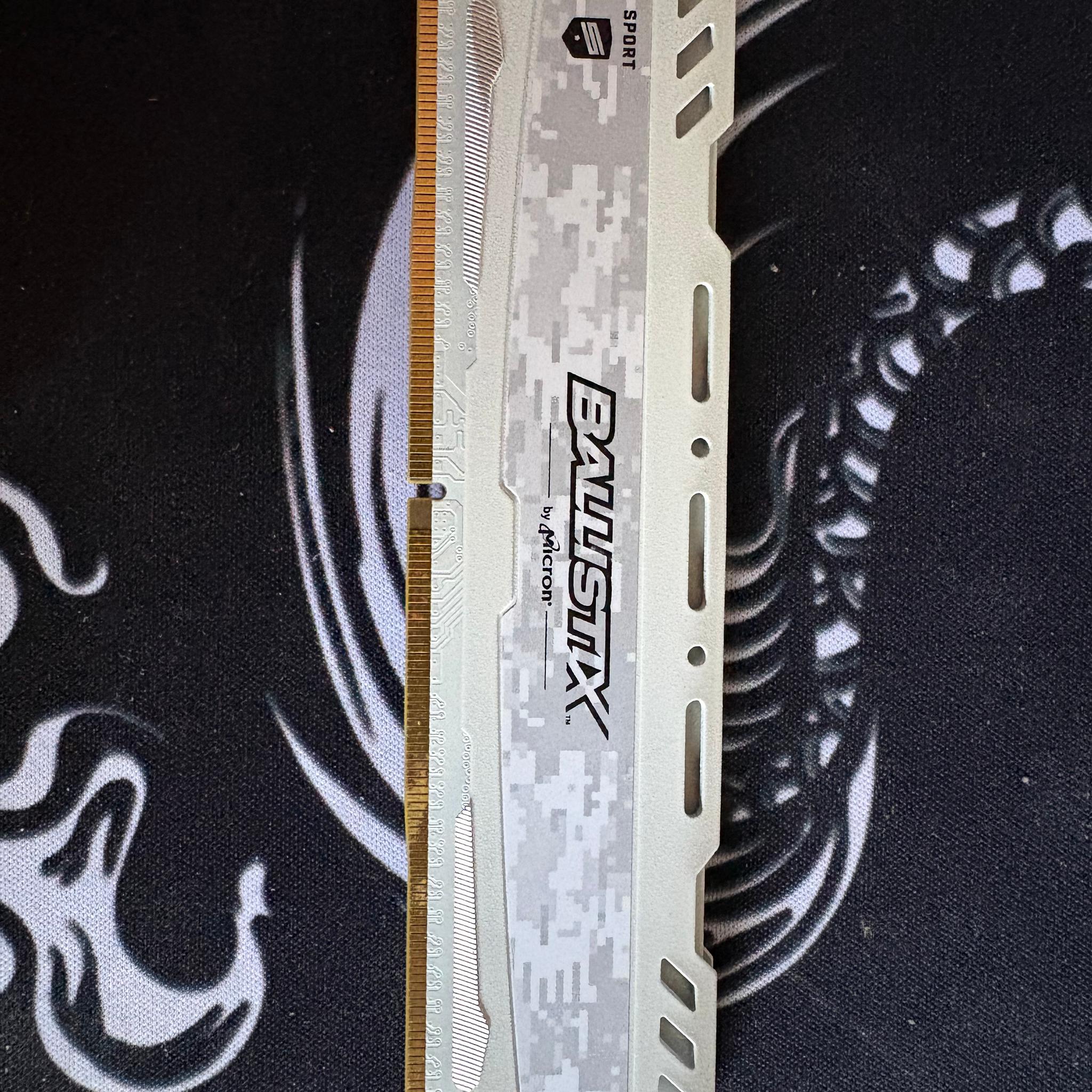 Crucial Ballistix Sport LT 8GB (2x4GB) DDR4-2400 CL16 - White