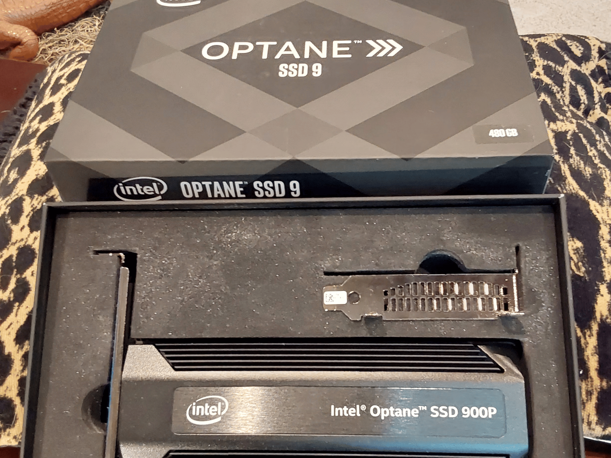 NEW Intel Optane SSD 900P (480GB, AIC PCIe 3.0 x4, 20nm, 3D XPoint)