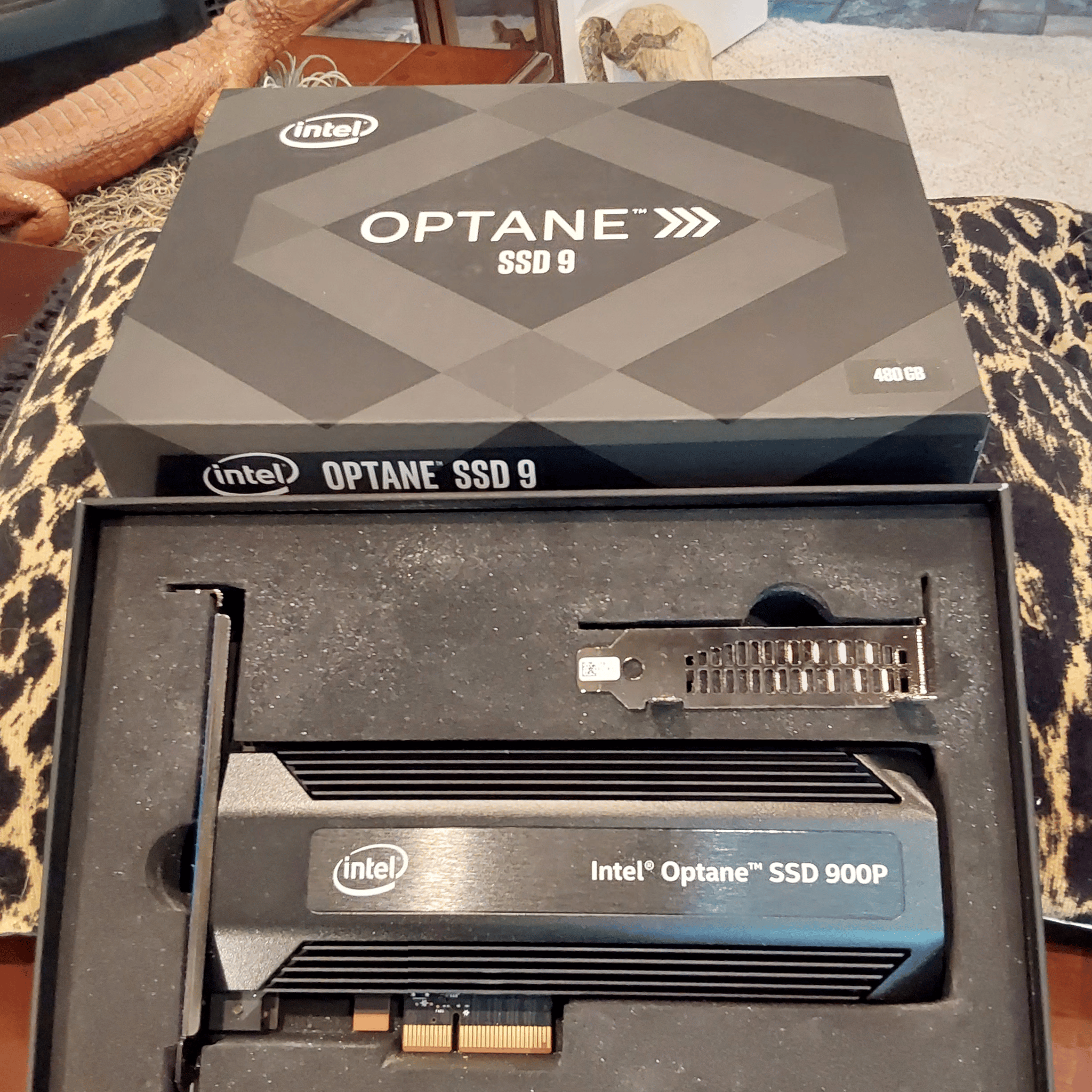 NEW Intel Optane SSD 900P (480GB, AIC PCIe 3.0 x4, 20nm, 3D XPoint)